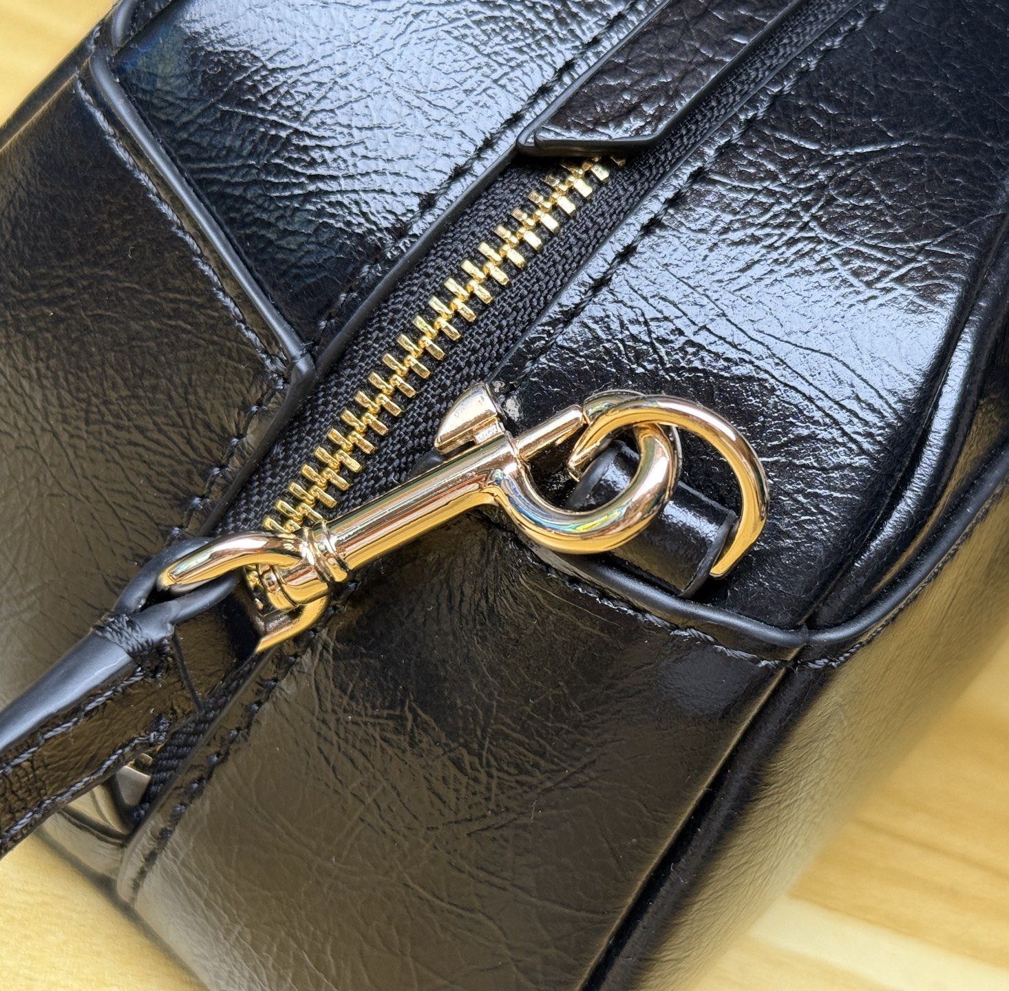 Tory Burch 1625【黑色】TORY BURCH SMALL BOWLER新款迷你波士顿包 采用优质油蜡牛皮