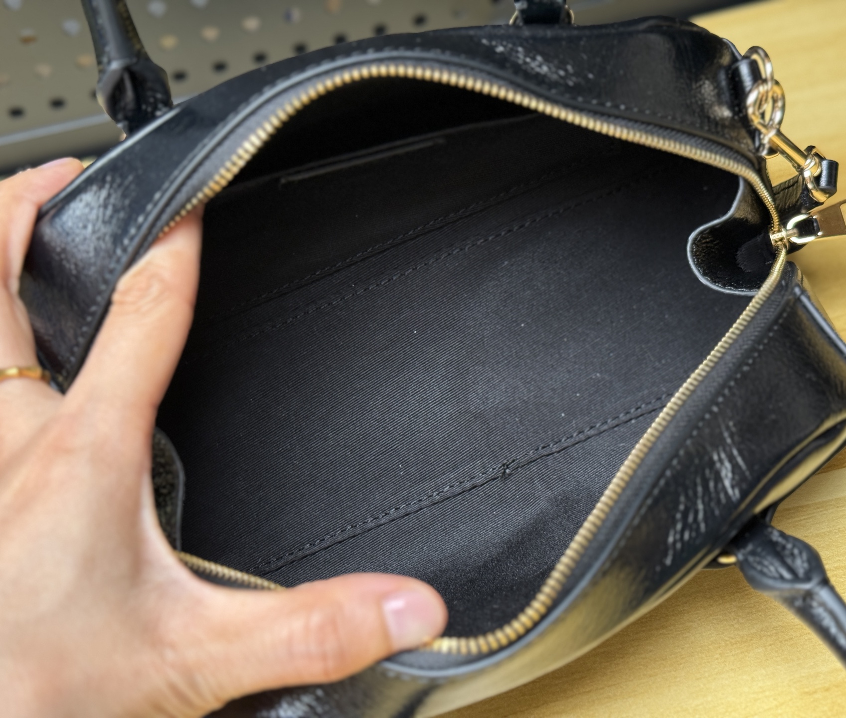 Tory Burch 1625【黑色】TORY BURCH SMALL BOWLER新款迷你波士顿包 采用优质油蜡牛皮