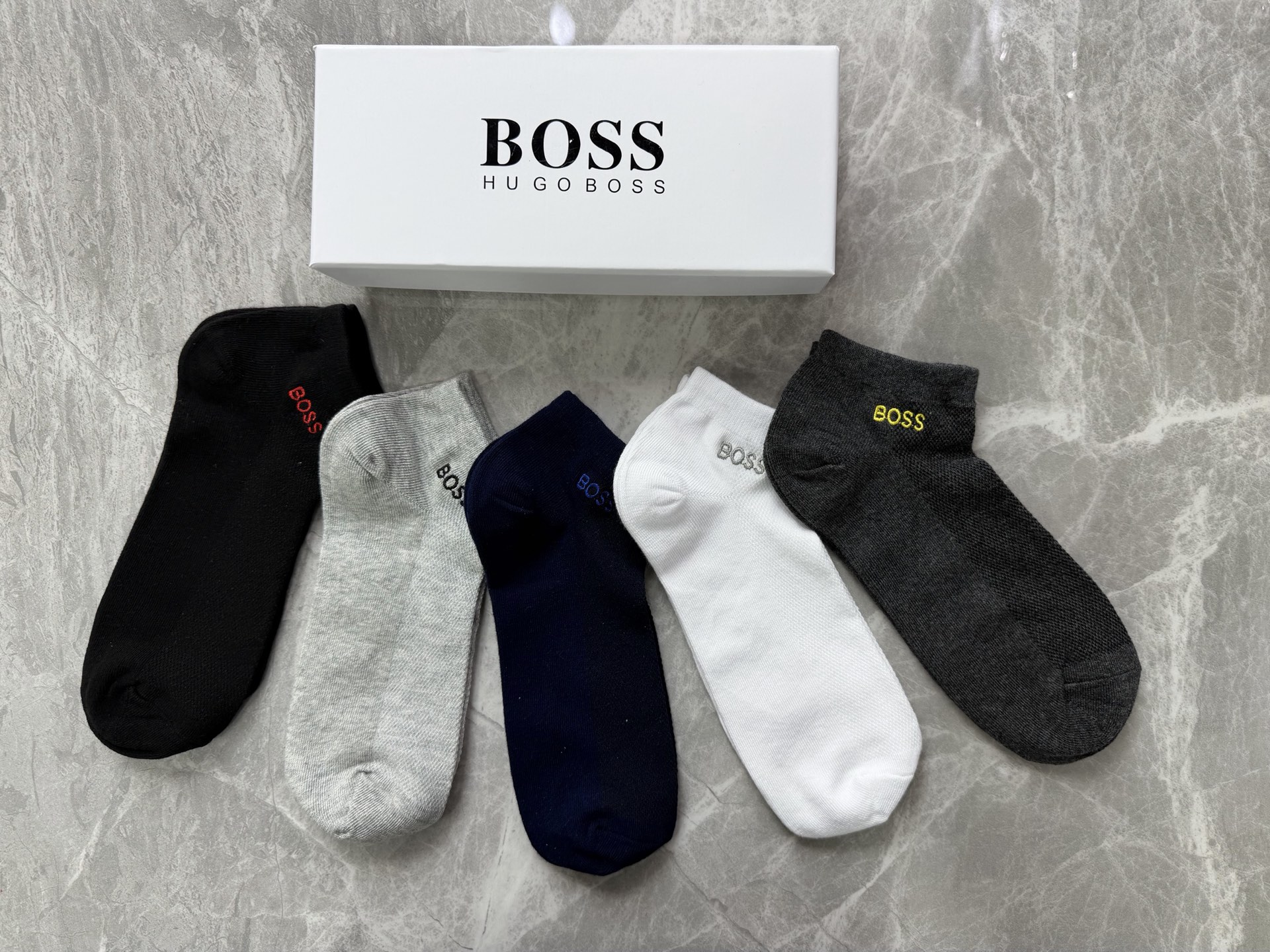 🔥🔥🔥网面 新款 BOSS短袜 [强]高品质 上脚非常舒适 吸汗透气防滑 送人或自用都值得推荐 一盒五双