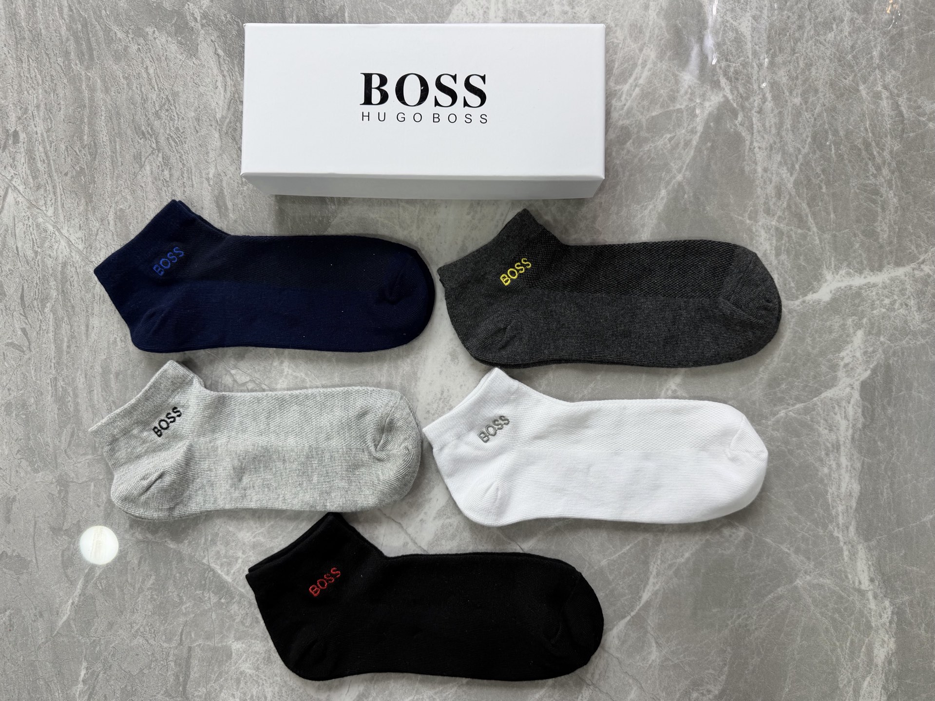 🔥🔥🔥网面 新款 BOSS短袜 [强]高品质 上脚非常舒适 吸汗透气防滑 送人或自用都值得推荐 一盒五双