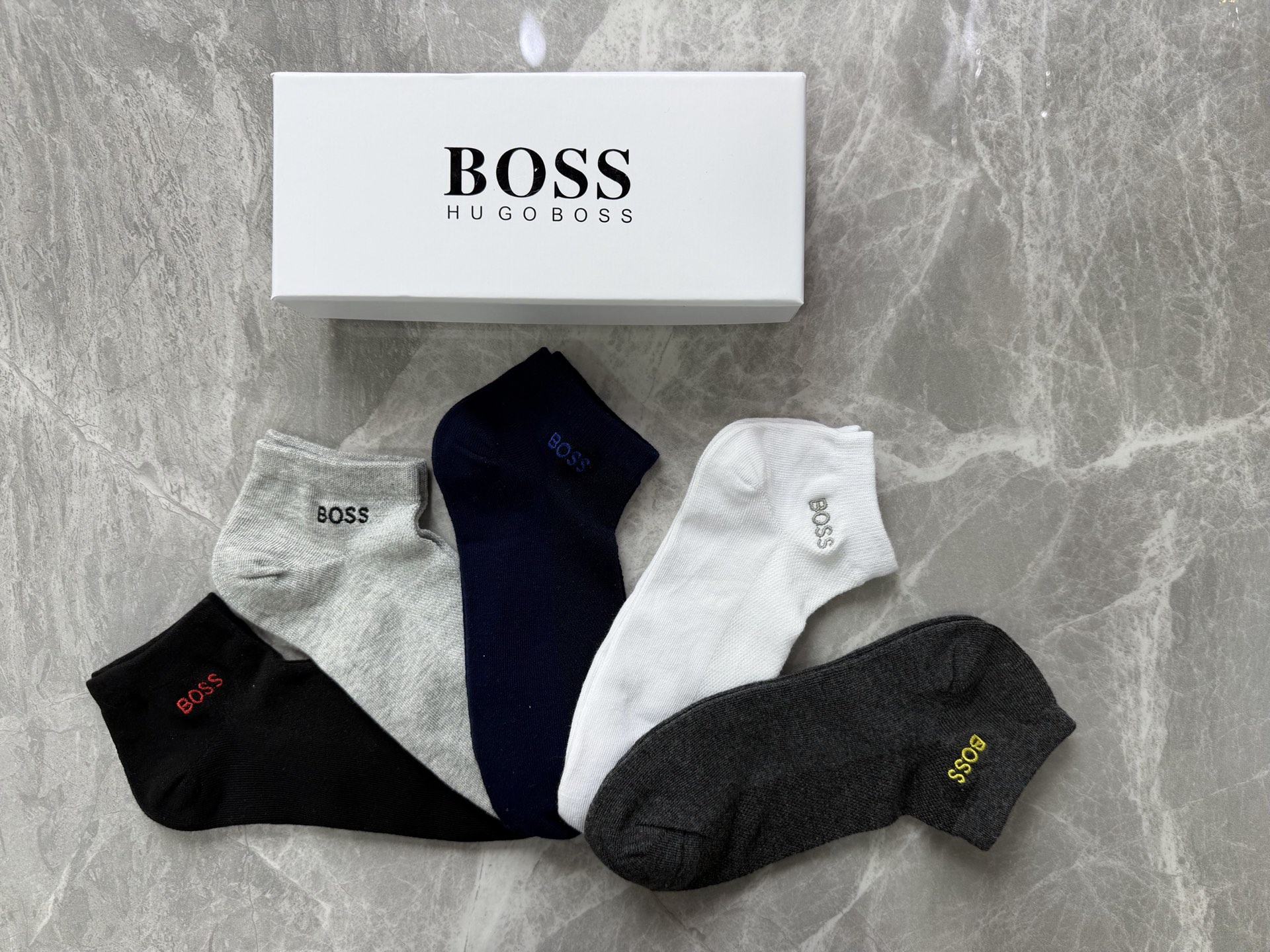 🔥🔥🔥网面 新款 BOSS短袜 [强]高品质 上脚非常舒适 吸汗透气防滑 送人或自用都值得推荐 一盒五双