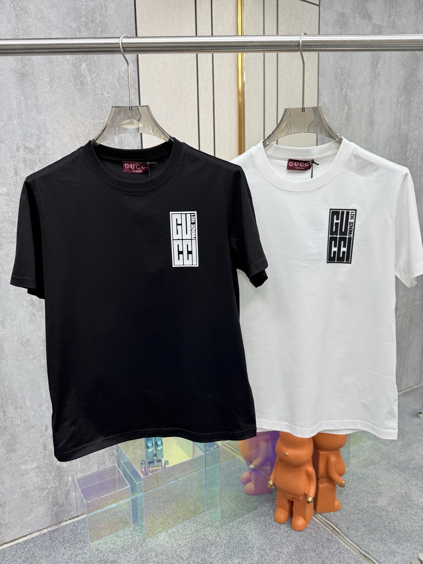 Gucci White T-Shirt with Embossed Silicone Logo - Limited Edition 3 i1747372433840 2933 0 1