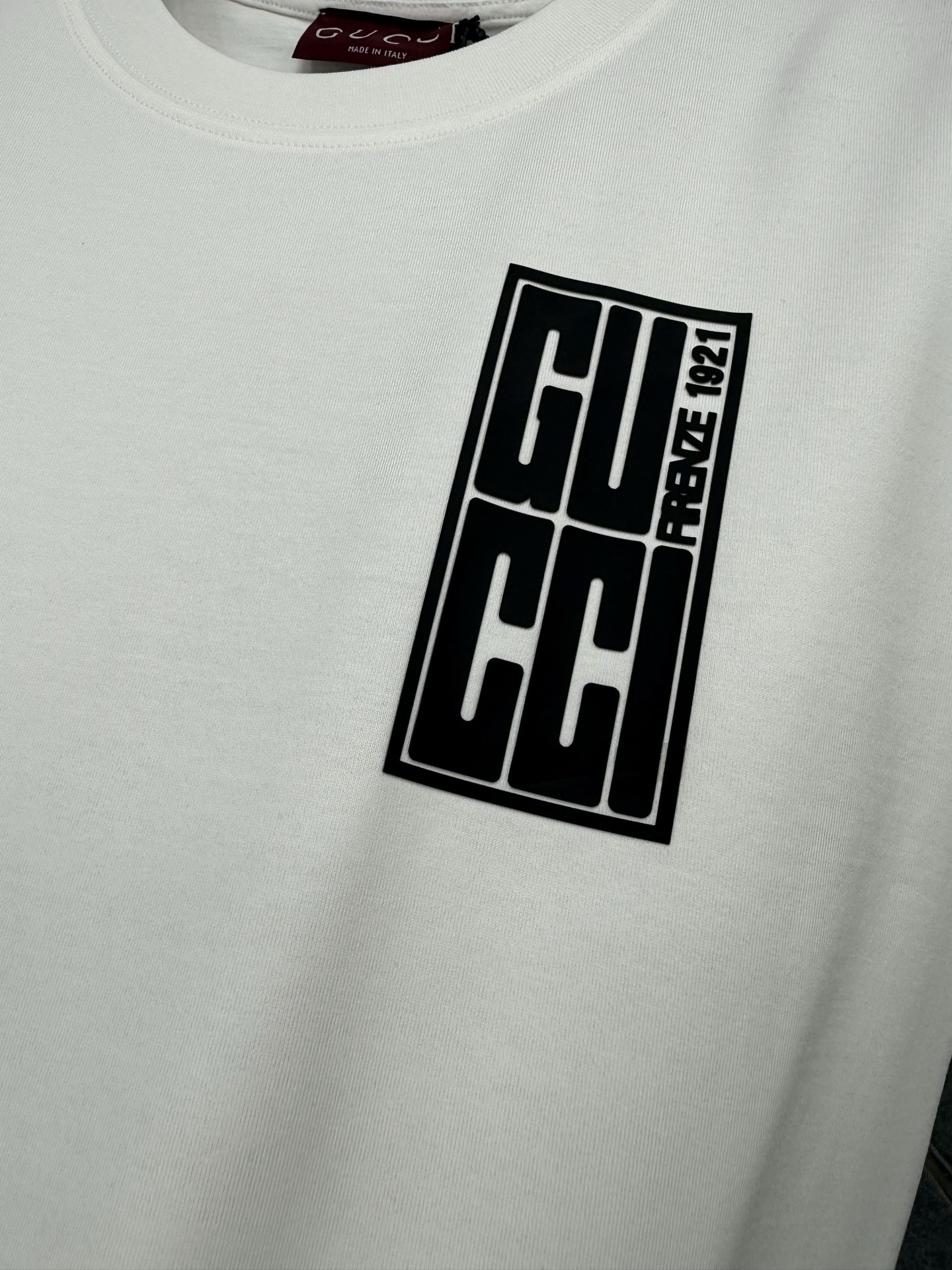 Gucci White T-Shirt with Embossed Silicone Logo - Limited Edition 6 i1747372433863 1276 0 4