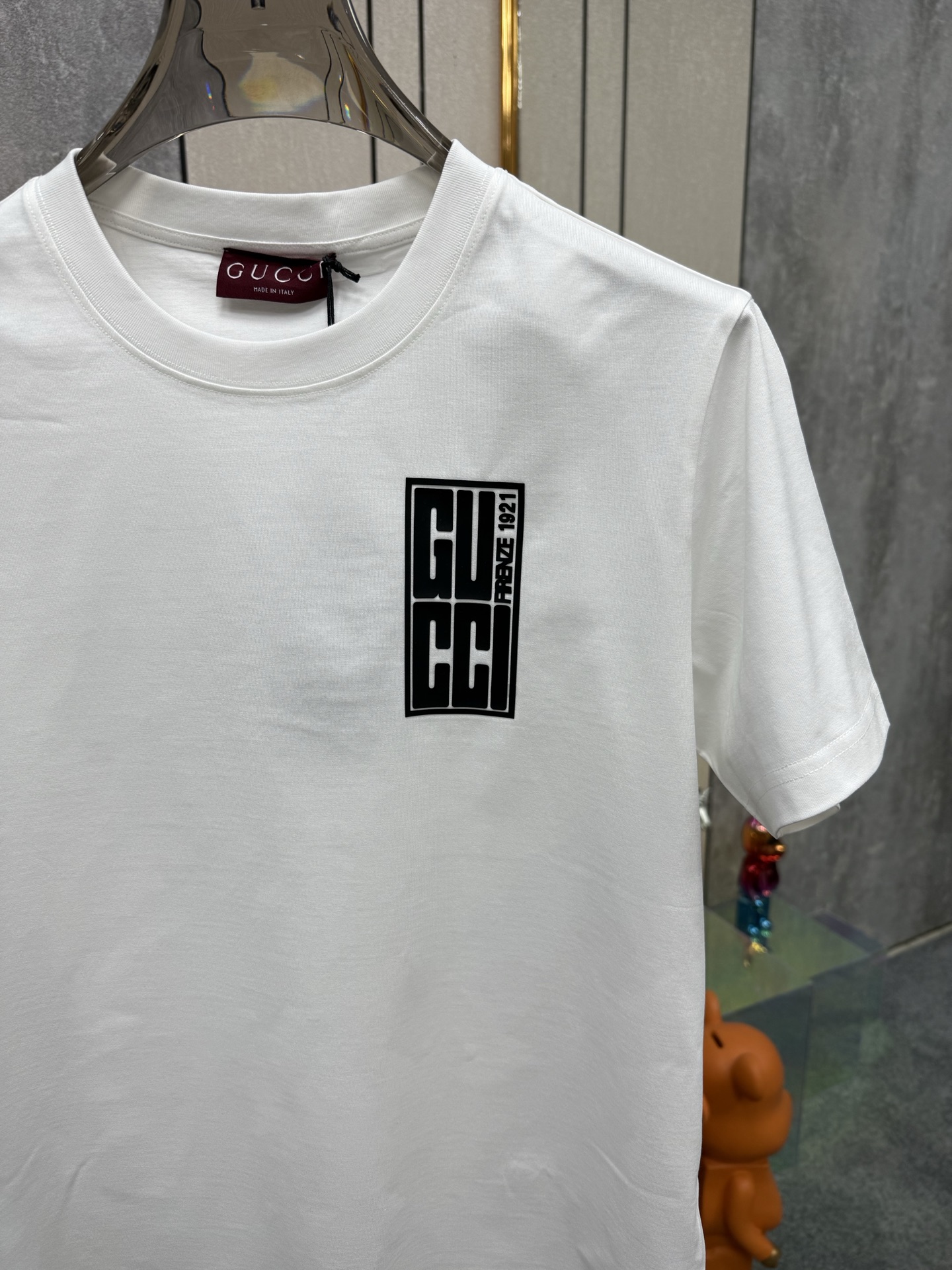 Gucci White T-Shirt with Embossed Silicone Logo - Limited Edition 4 i1747372433915 3585 0 2