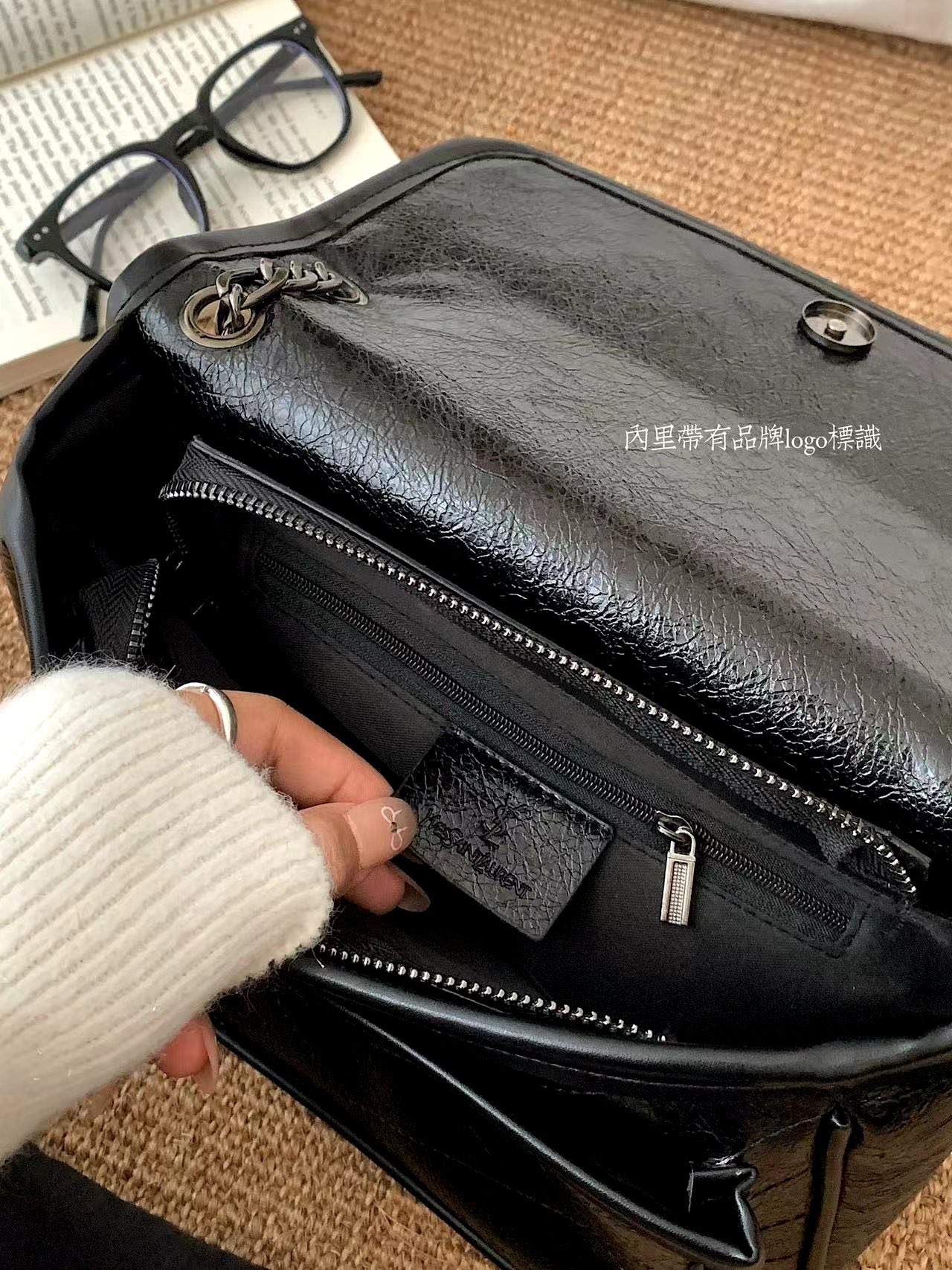 整个包包的五金质感非常好 3
