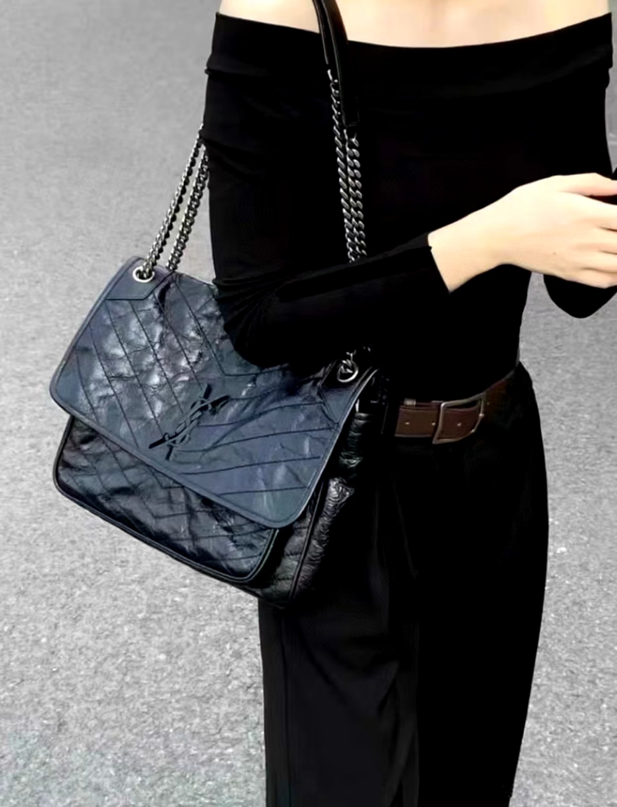 Saint Laurent Messenger Bag - Comprehensive 8