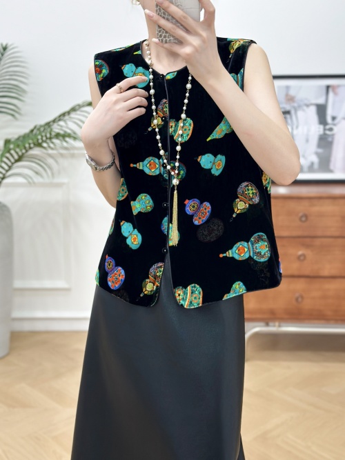 Reversible Silk Velvet Gourd Print Vest - Stylish & Versatile Fashion Top 1 Reversible Silk Velvet Gourd Print Vest - Stylish & Versatile Fashion Top