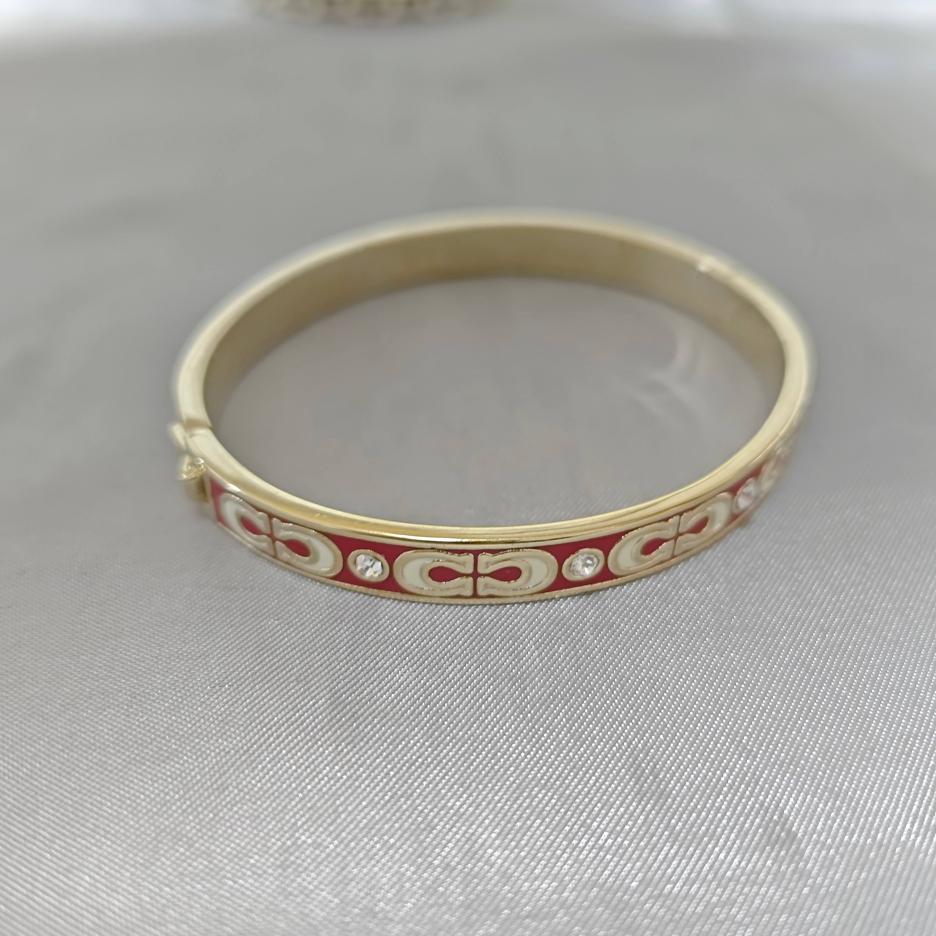 ￥118 蔻驰手镯：高品质COA珐琅字母手镯C系列高级轻奢百搭手镯高端时尚