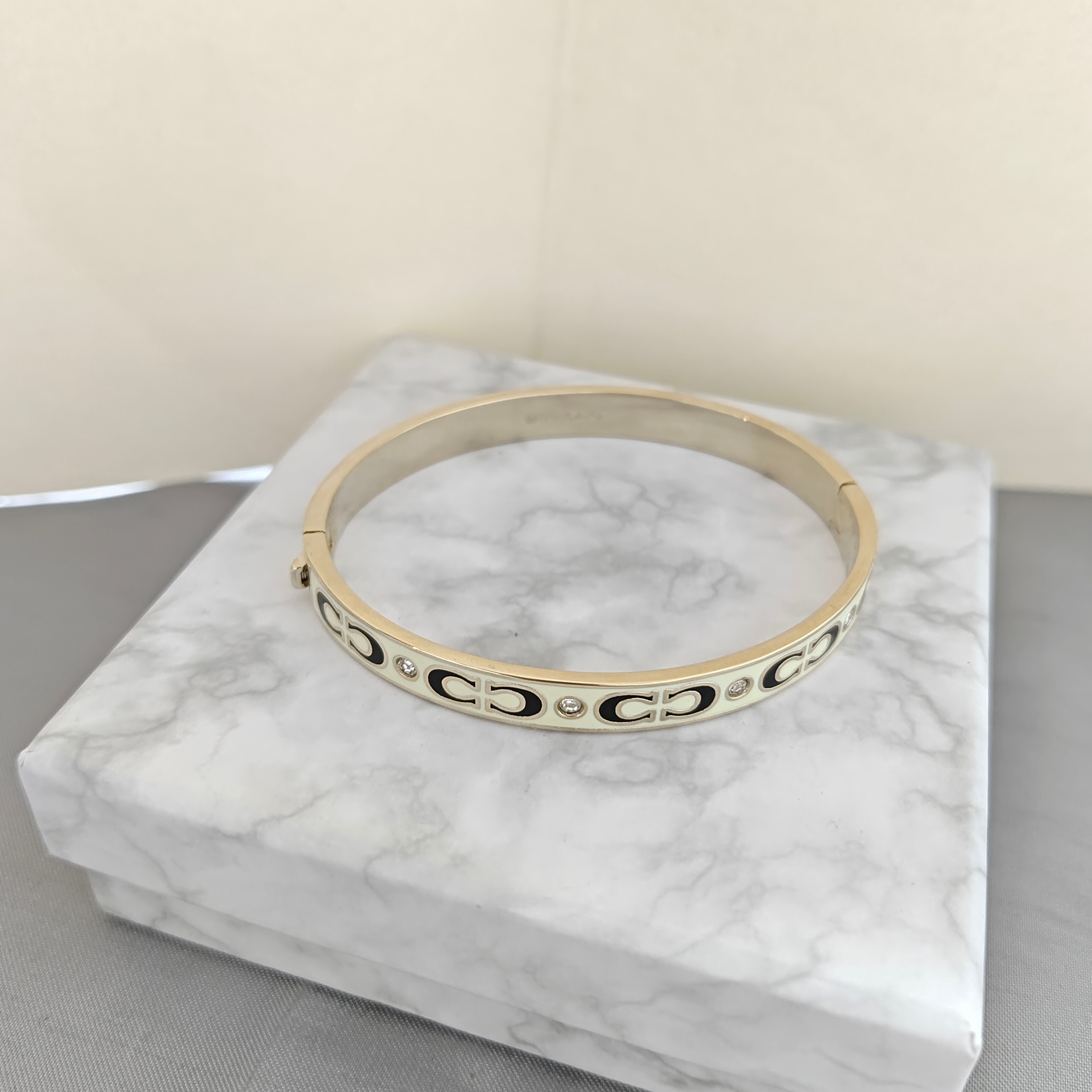 ￥118 蔻驰手镯：高品质COA珐琅字母手镯C系列高级轻奢百搭手镯高端时尚