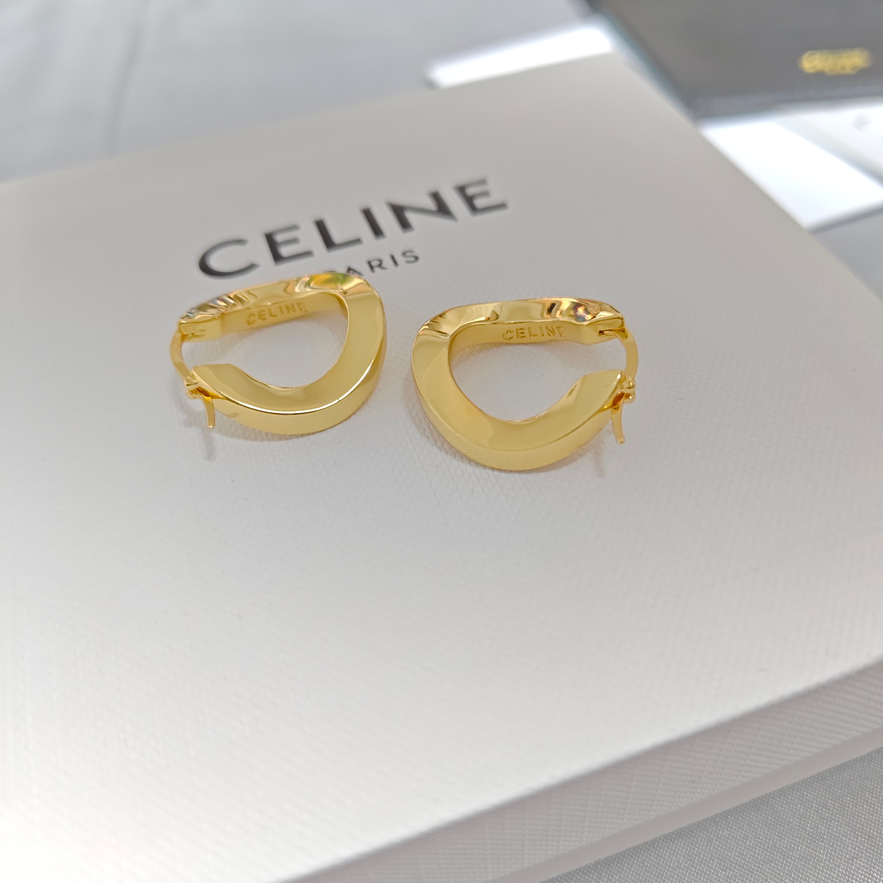 ￥78 赛琳耳饰：新款凯旋门简约复古港风金色新款耳圈冷淡风欧美时尚气质耳饰