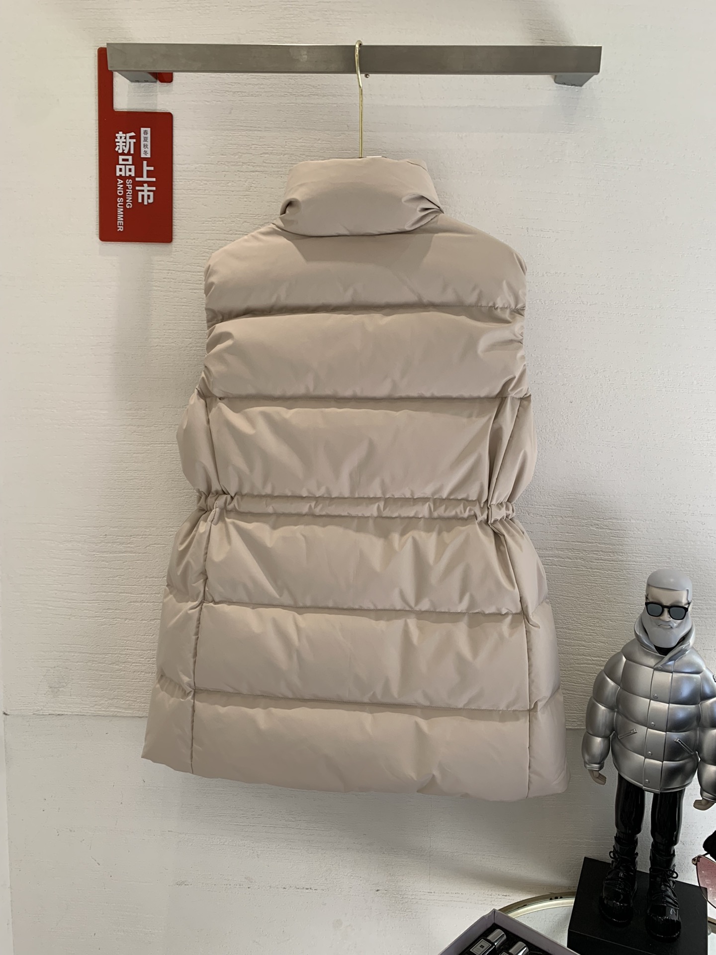 Moncler/蒙口Gerardmer秋冬女士可收腰立领羽绒马甲码数0-1-2颜色卡其黑色