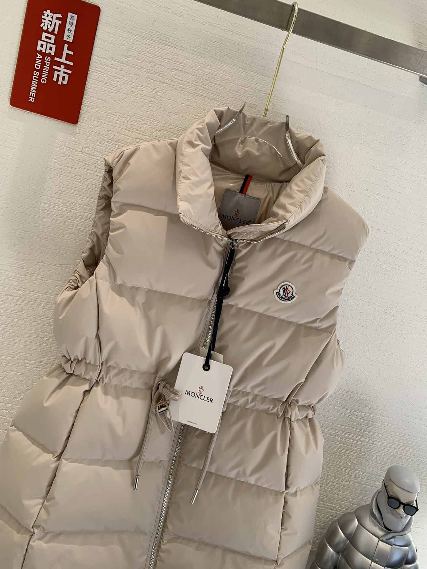 Moncler/蒙口Gerardmer秋冬女士可收腰立领羽绒马甲码数0-1-2颜色卡其黑色