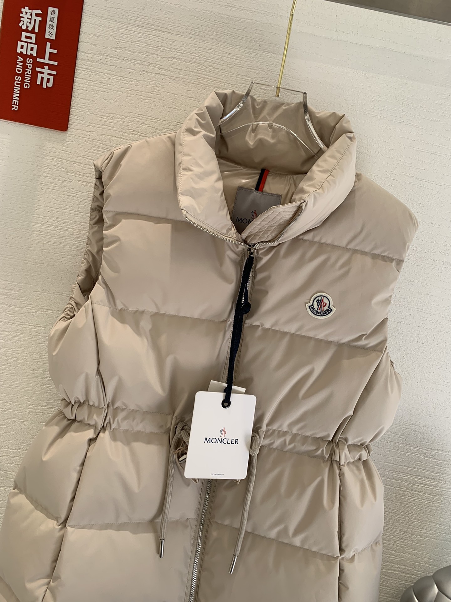 Moncler/蒙口Gerardmer秋冬女士可收腰立领羽绒马甲码数0-1-2颜色卡其黑色