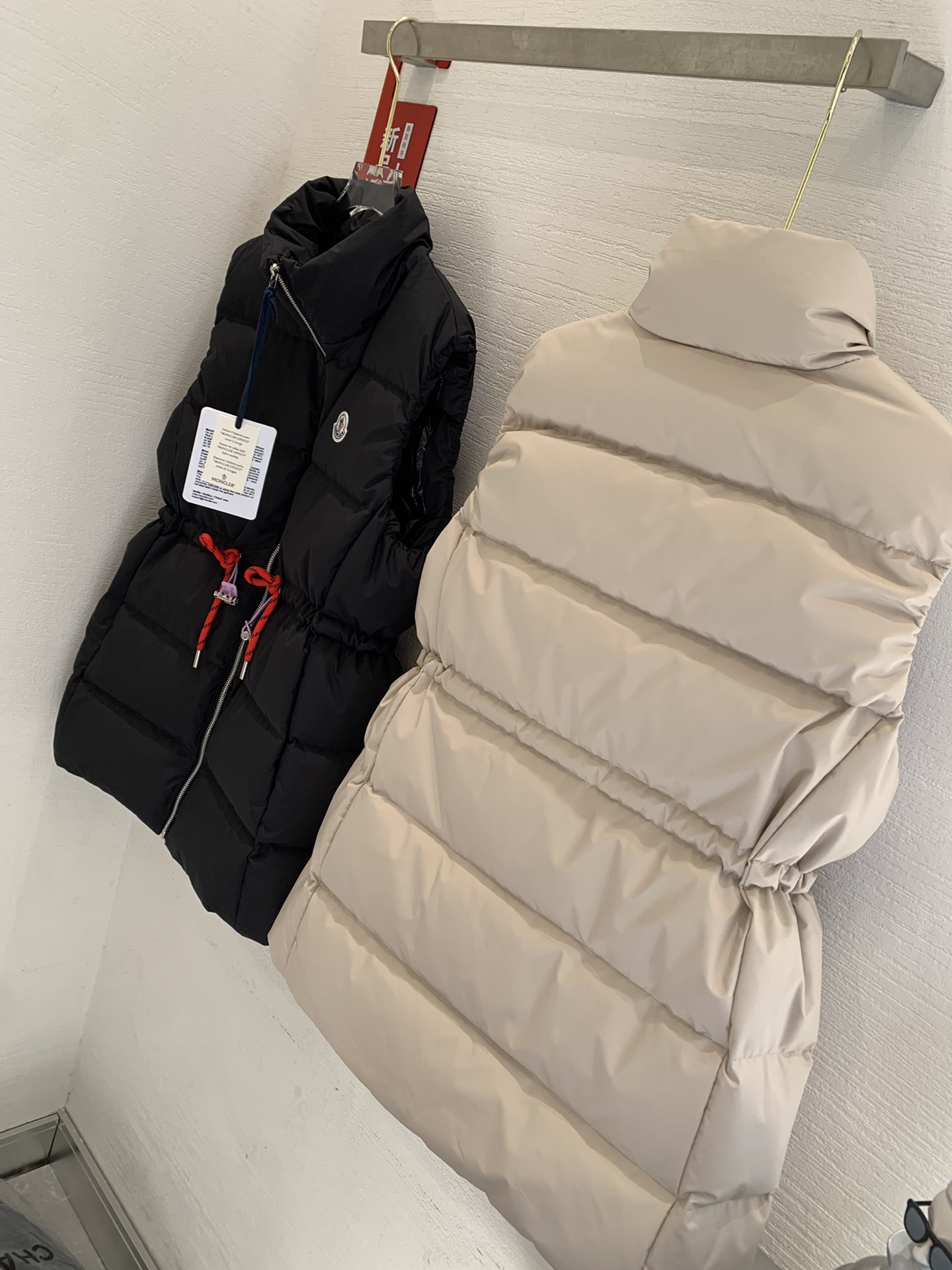 Moncler/蒙口Gerardmer秋冬女士可收腰立领羽绒马甲码数0-1-2颜色卡其黑色