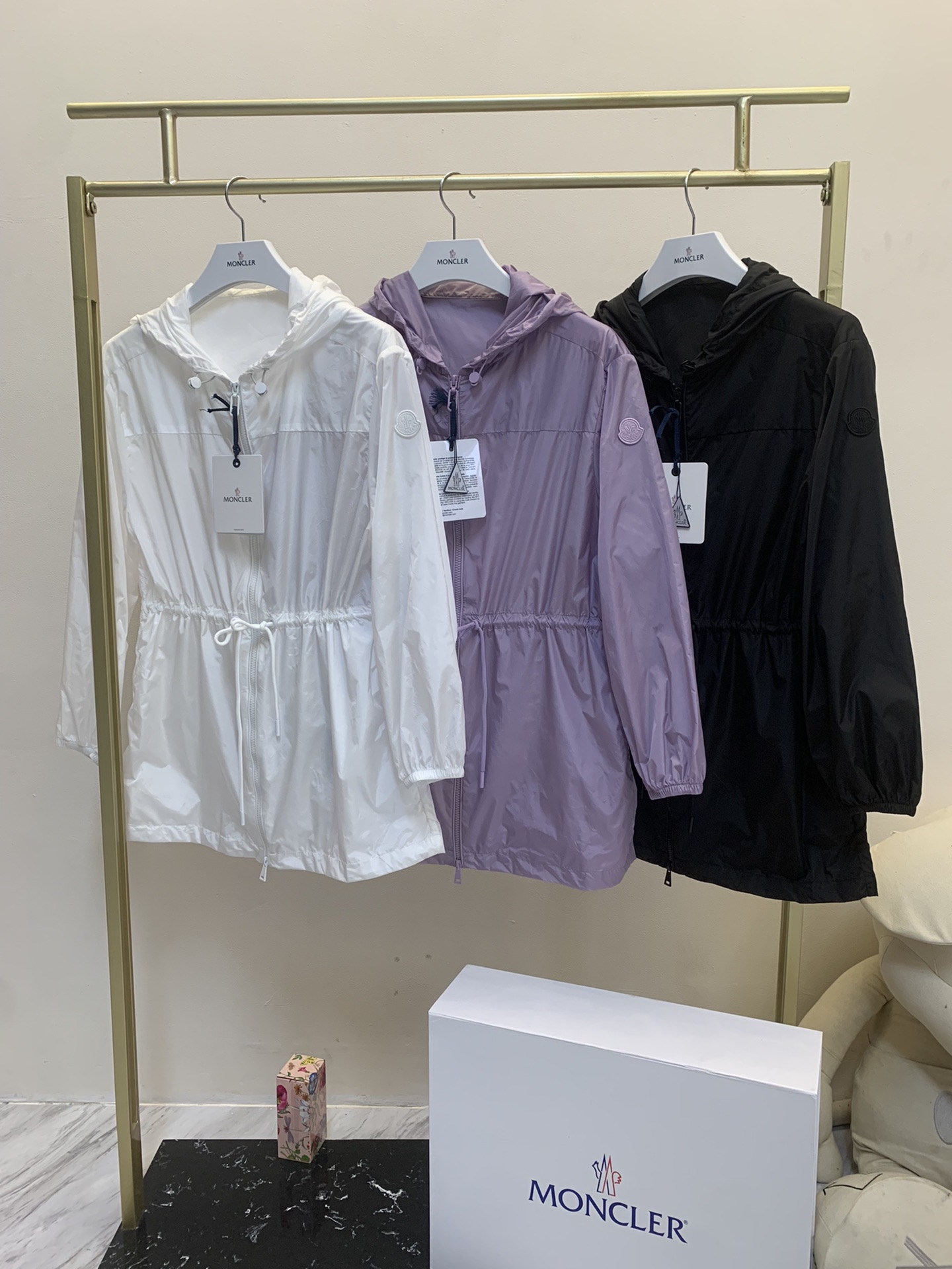 NO:324018,Moncler Filira Hooded Jacket Size 0.1.2 Color Snow White*Black*Lilac, Jackets & Coats, Hats, Alexander Wang19860909Moncler Filira连帽夹克 码数0.1.2 颜色雪白*黑色*紫丁香,,jackets & coats,hats,alexander wang,Women's clothing