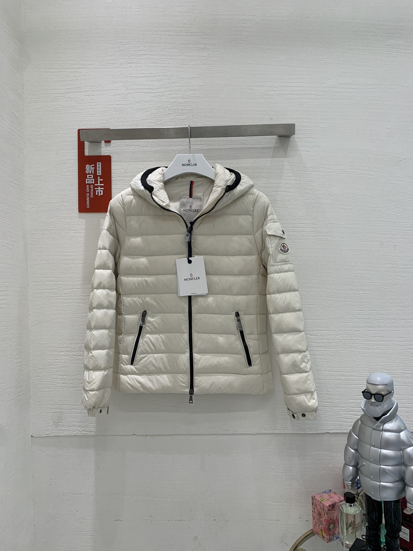 Réplique AAA + Designer
 Moncler Vêtements Manteaux & Blousons Veste En Duvet Designer haut de gamme
 Femmes Collection automne – hiver Top à capuche