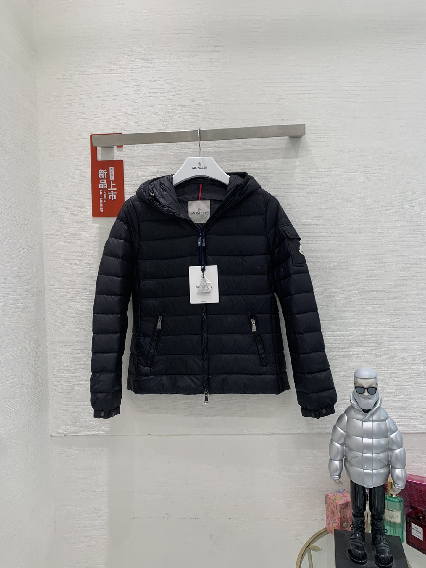 Moncler Vêtements Manteaux & Blousons Veste En Duvet Femmes Collection automne – hiver Top à capuche