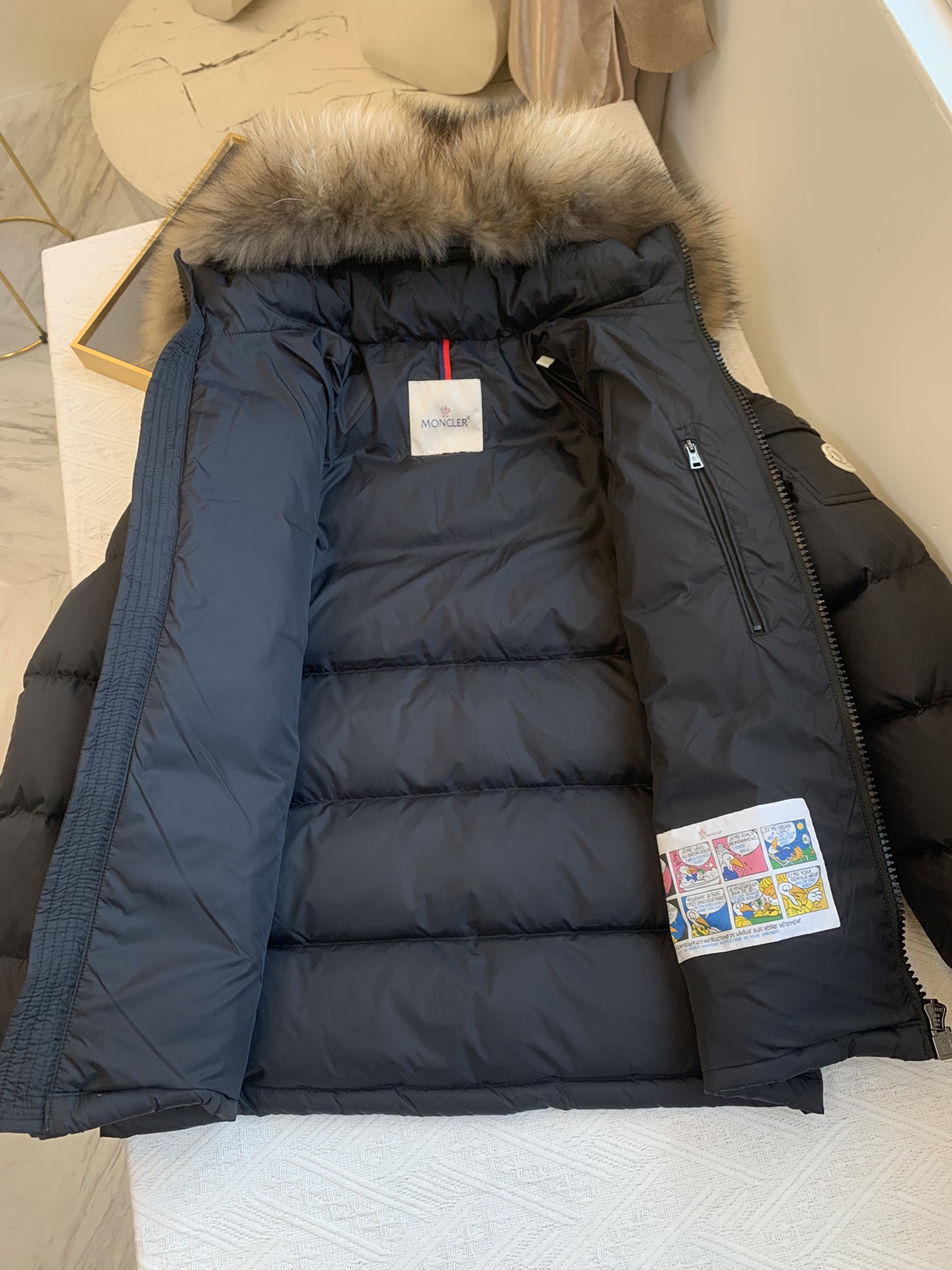 Moncler盟可睐 Mayaf短款男士毛领羽绒服夹克外套Mayaf短款羽绒夹克焕新诠释经典Moncle