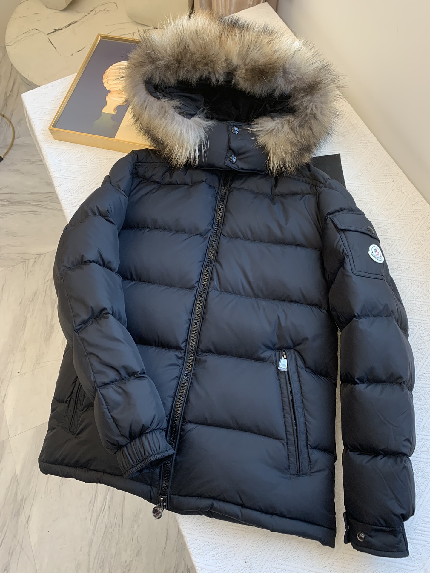 Moncler盟可睐 Mayaf短款男士毛领羽绒服夹克外套Mayaf短款羽绒夹克焕新诠释经典Moncle
