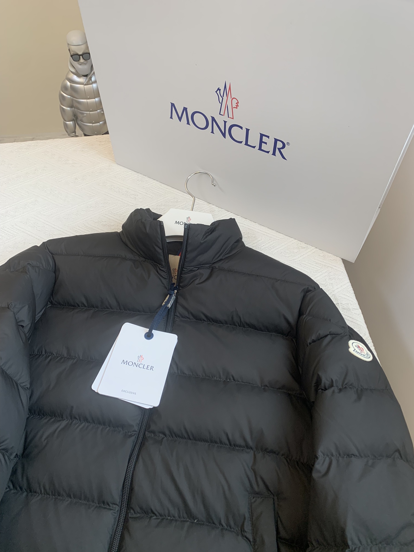 Moncler盟可睐新品Baudinet男士短款羽绒夹克外套码数1-2-3-4-5颜色黑白