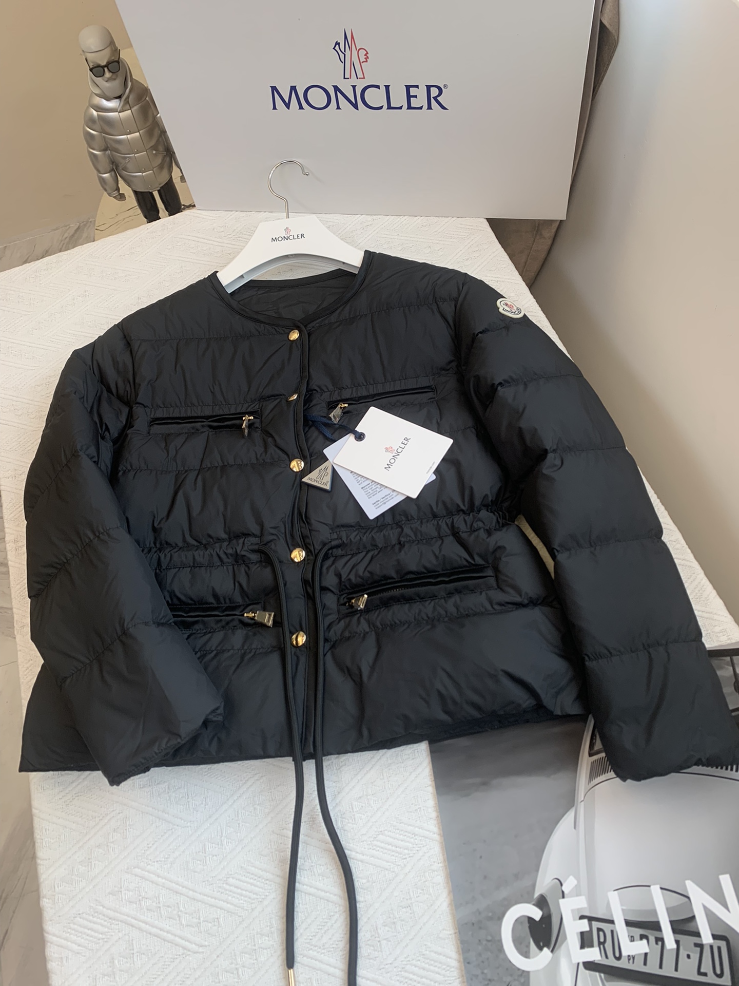 moncler2024新款女士小香风气质薄款圆领羽绒服款号ECHIONE尺码0123