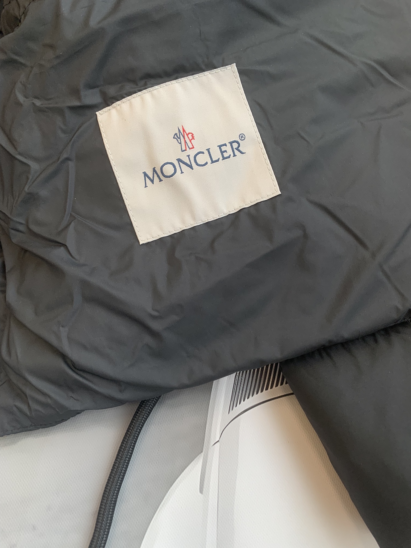 moncler2024新款女士小香风气质薄款圆领羽绒服款号ECHIONE尺码0123