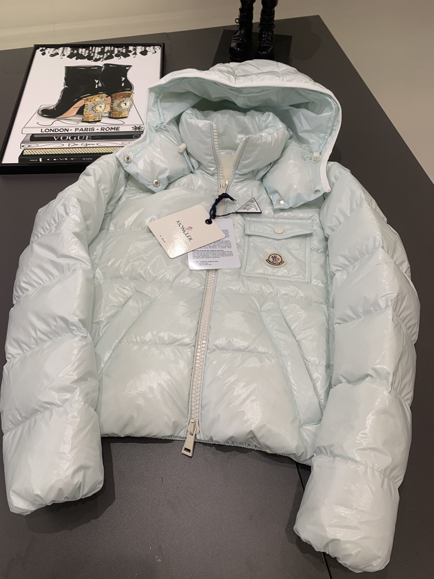 Moncler/蒙口Andro24秋冬可拆连帽短款亮面小短款四色女士羽绒服外套超级减龄版型和冰淇淋奶油配