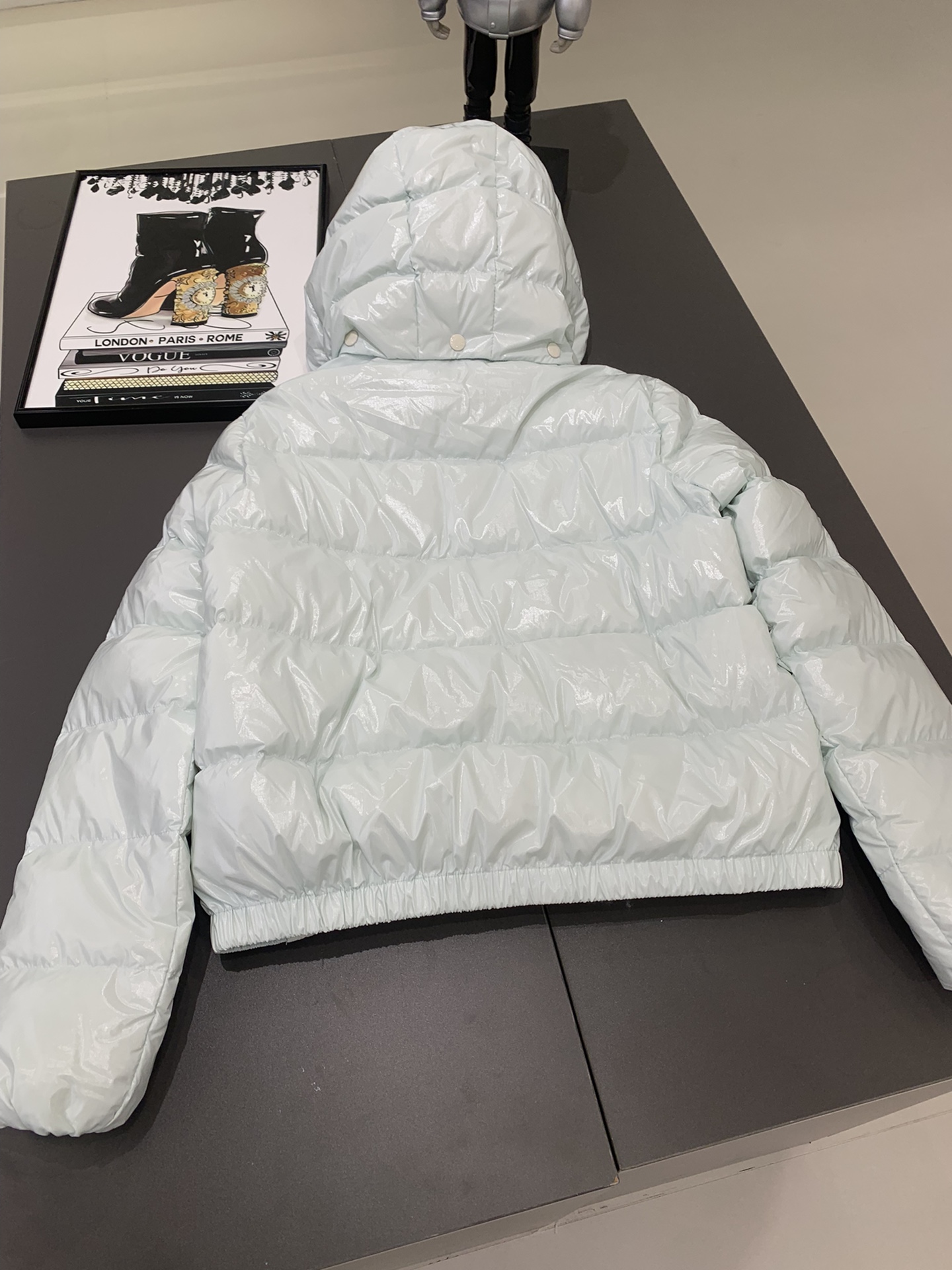 Moncler/蒙口Andro24秋冬可拆连帽短款亮面小短款四色女士羽绒服外套超级减龄版型和冰淇淋奶油配