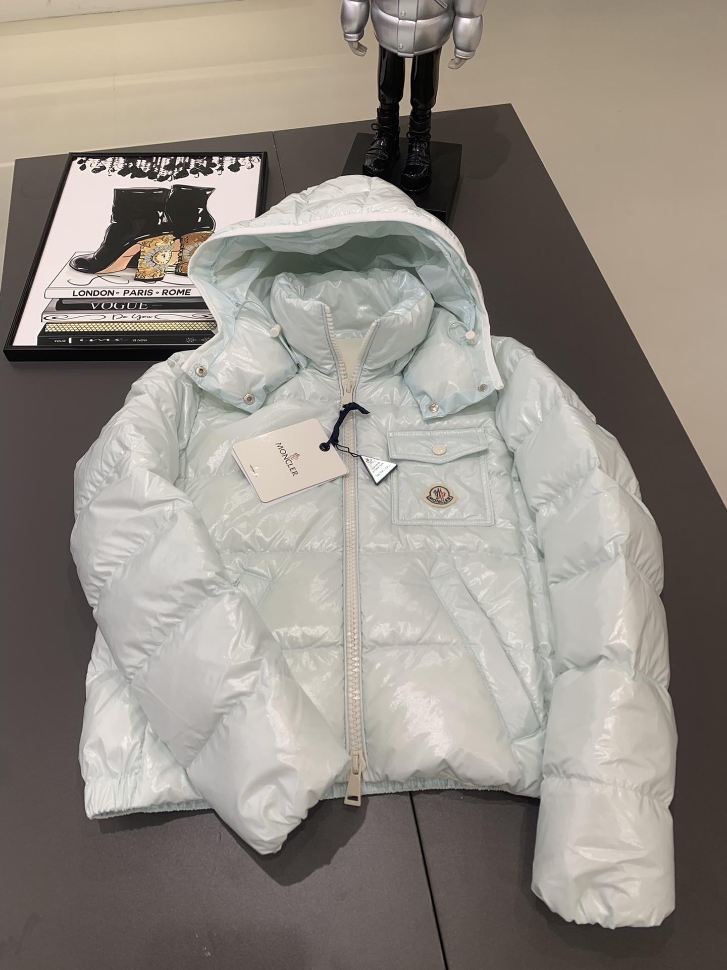 Moncler/蒙口Andro24秋冬可拆连帽短款亮面小短款四色女士羽绒服外套超级减龄版型和冰淇淋奶油配