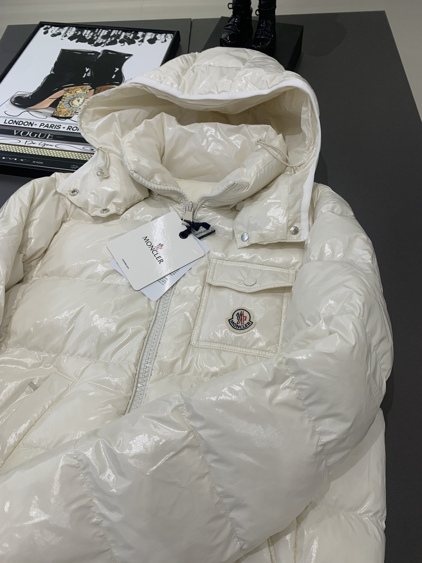 Moncler/蒙口Andro24秋冬可拆连帽短款亮面小短款四色女士羽绒服外套超级减龄版型和冰淇淋奶油配