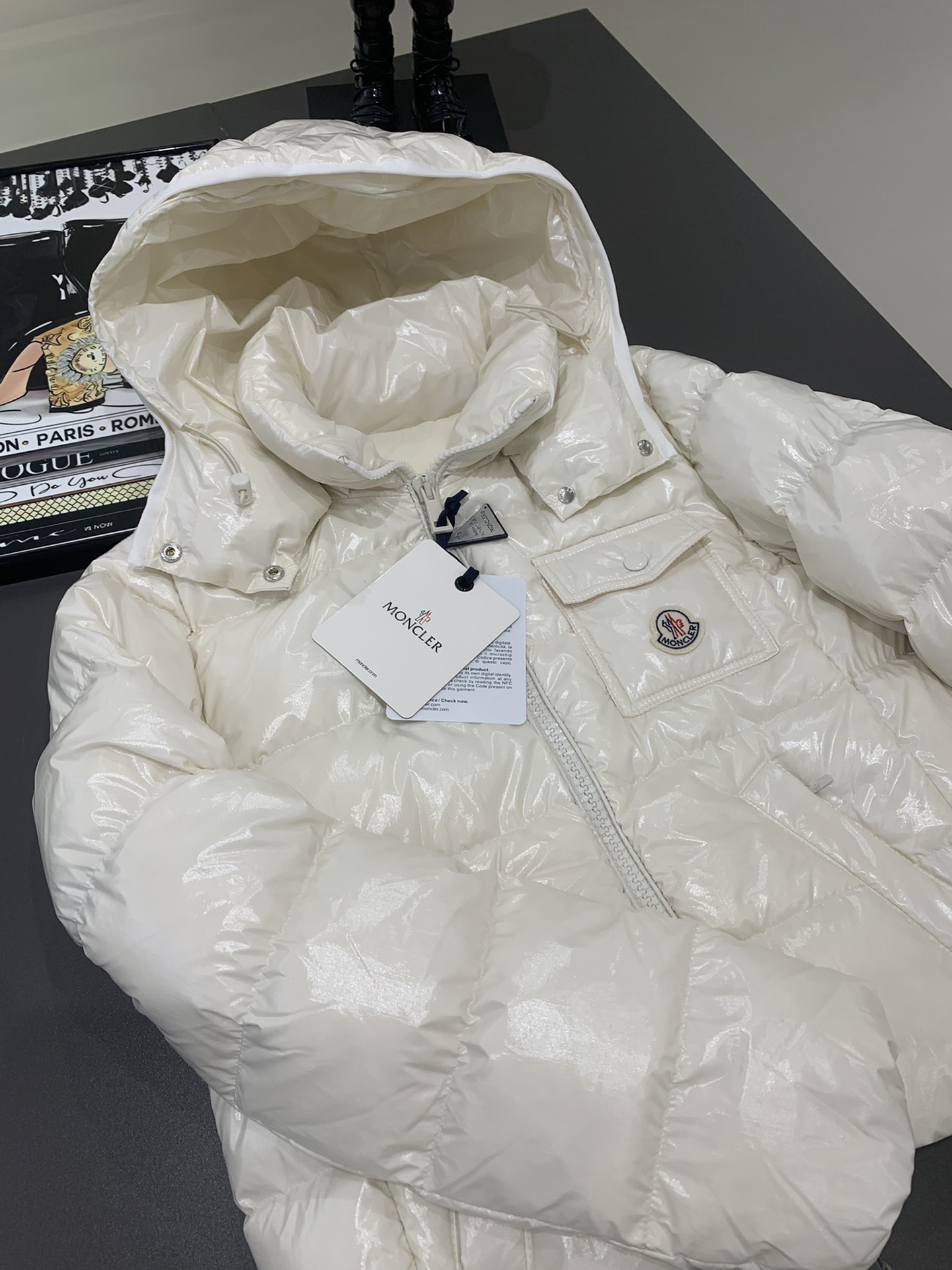 Moncler/蒙口Andro24秋冬可拆连帽短款亮面小短款四色女士羽绒服外套超级减龄版型和冰淇淋奶油配