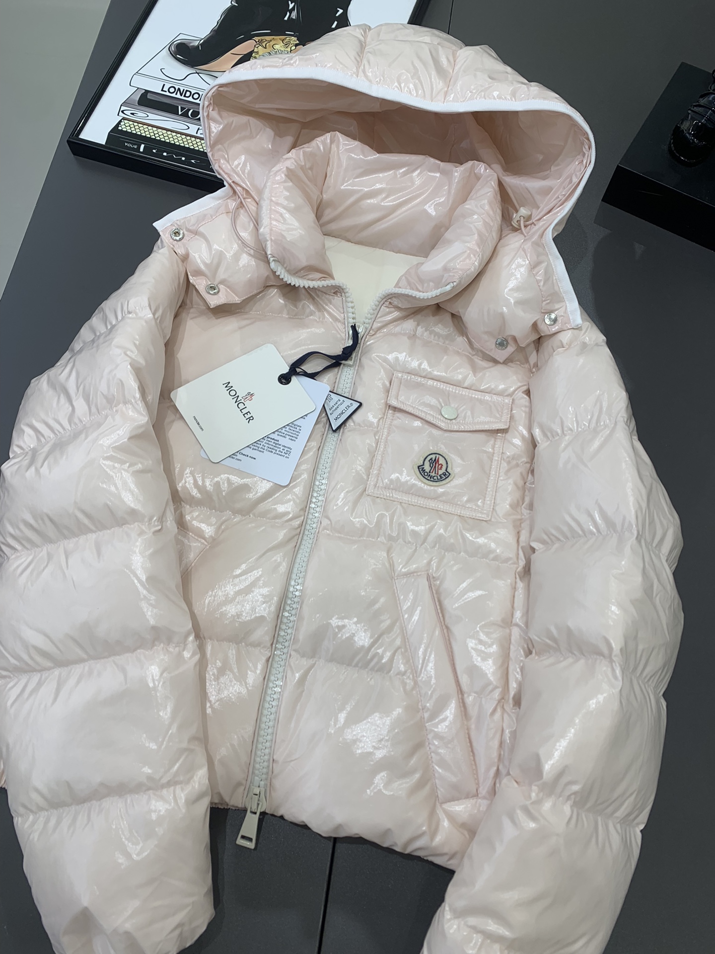 Moncler/蒙口Andro24秋冬可拆连帽短款亮面小短款四色女士羽绒服外套超级减龄版型和冰淇淋奶油配