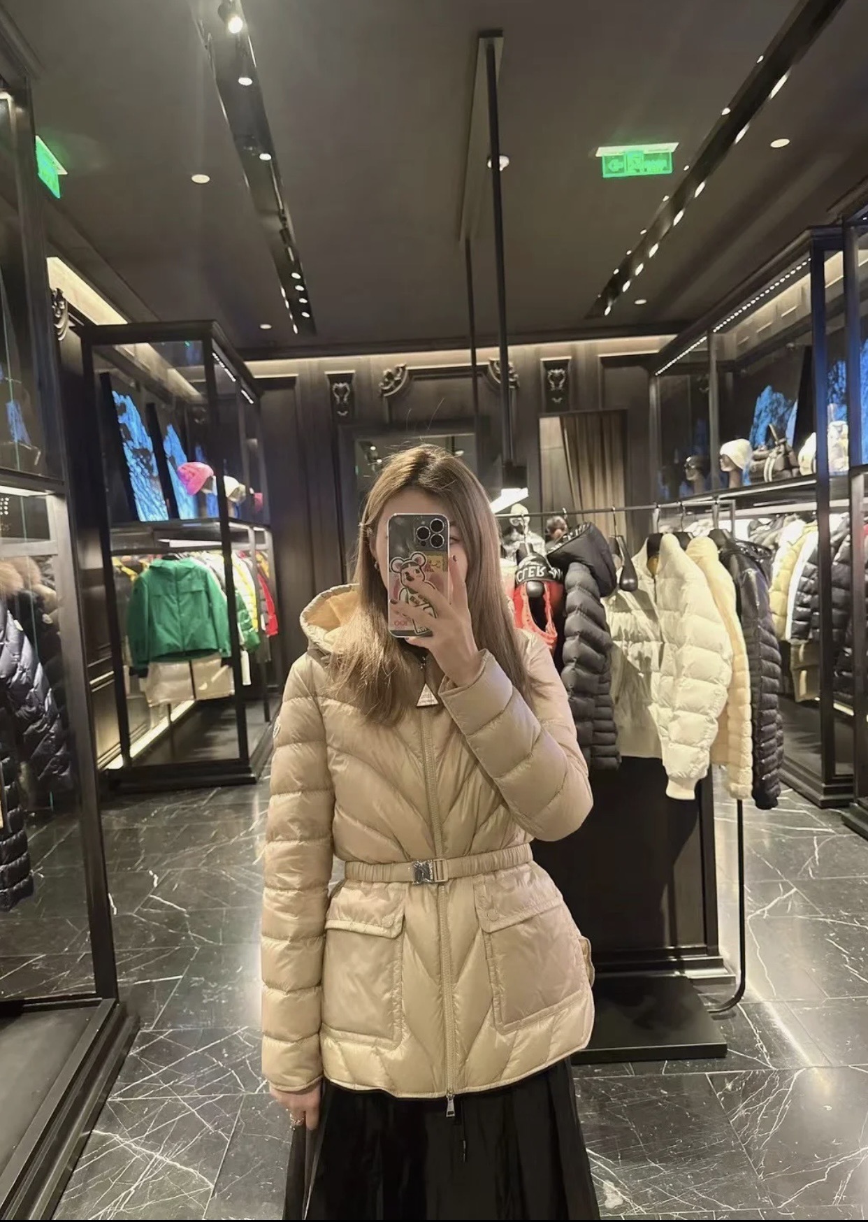 NO:491511,As a masterpiece of the year, it naturally brings a lot of traffic. The styles that I have to love are the belt to cover the flesh, open and casual, which is versatile.,,alexander wang19860909作为年度大作,自然带了大大的流量,不得不爱的款式,腰带遮肉,敞开休闲,就是百搭.,,alexander wang,Women's clothing