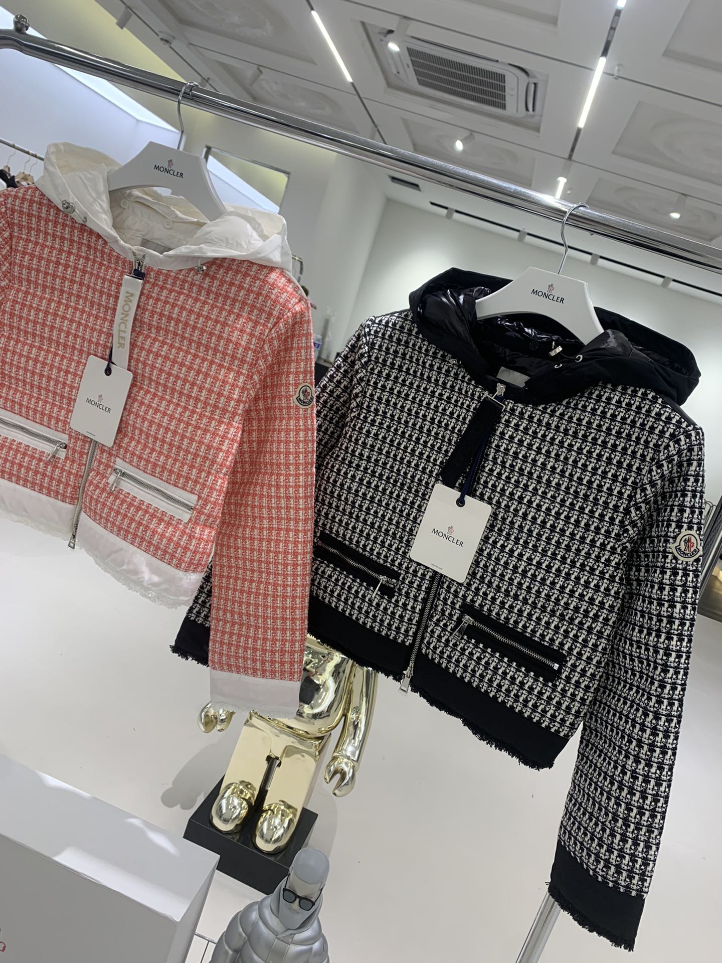 Moncler新品Remonay短款女士羽绒服夹克外套Moncler新品Remonay短款女士羽绒服夹克