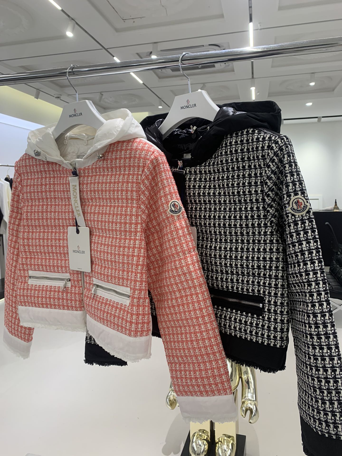 Moncler新品Remonay短款女士羽绒服夹克外套Moncler新品Remonay短款女士羽绒服夹克