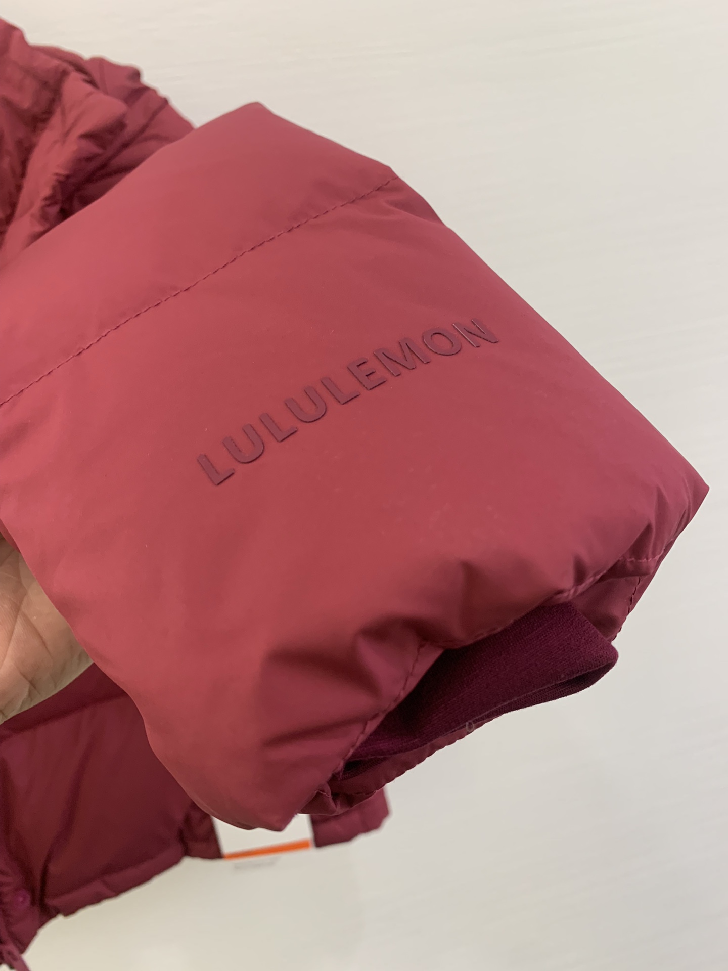 Lululemon四格羽绒服尺码4-6-8颜色棕色白色绿色黑色粉色SoftMatteTM面料可挡风不易被