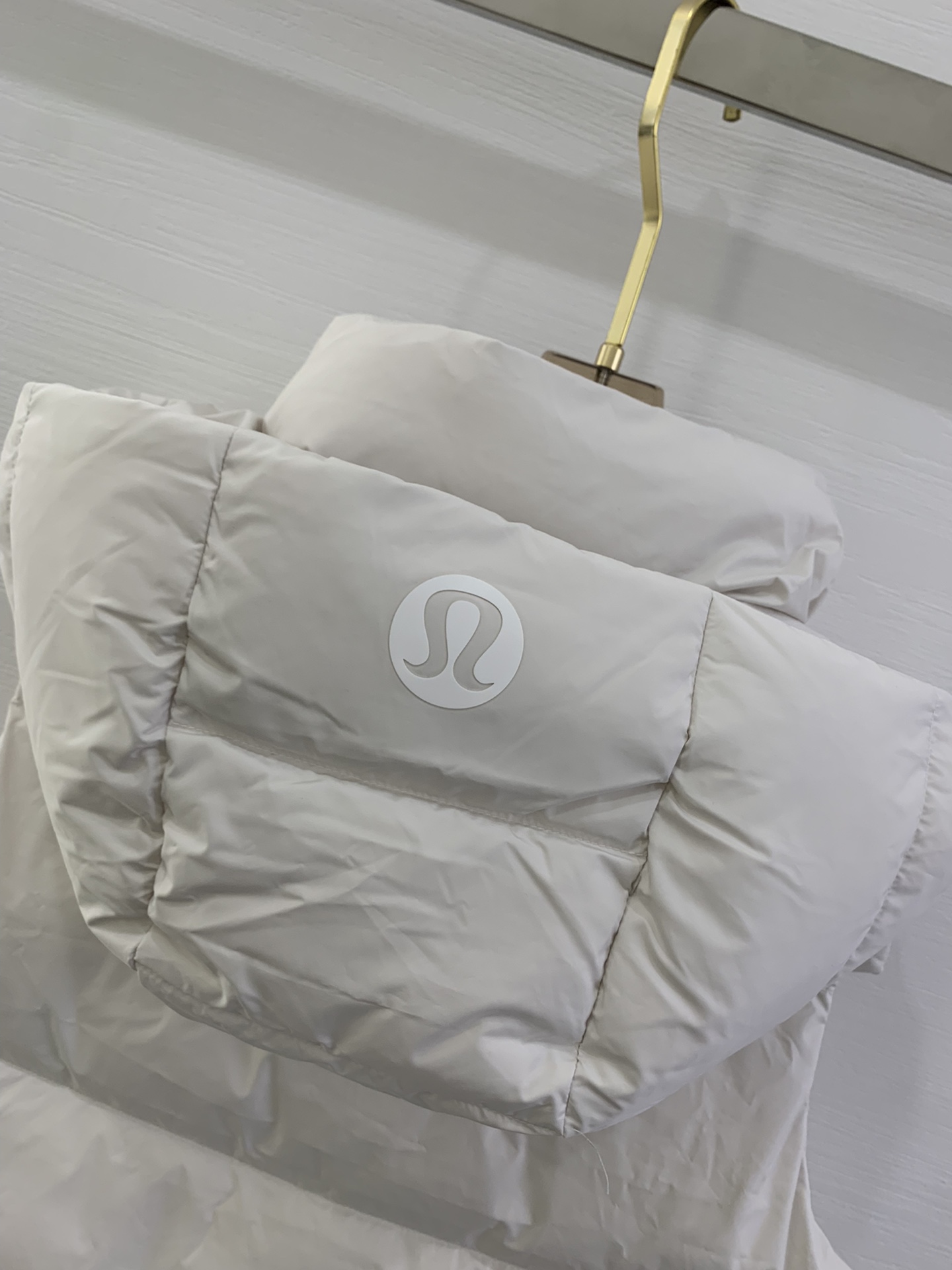 lululemon/露露乐蒙wunerpuff泡芙马甲羽绒服尺码468颜色粉色米白色红色黄绿色亚麻色奶茶