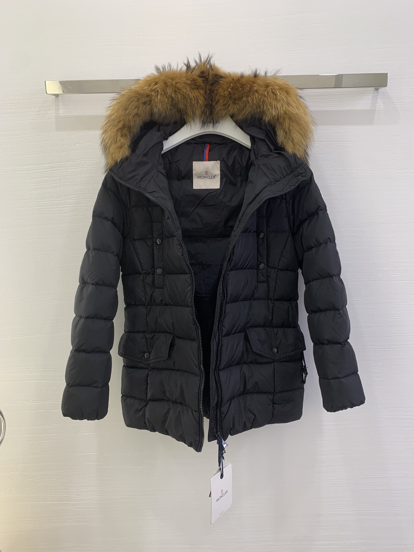 Moncler/蒙口秋冬女士经典连帽毛毛领收腰羽绒服CLION外套颜色黑色码数1-2-3-4