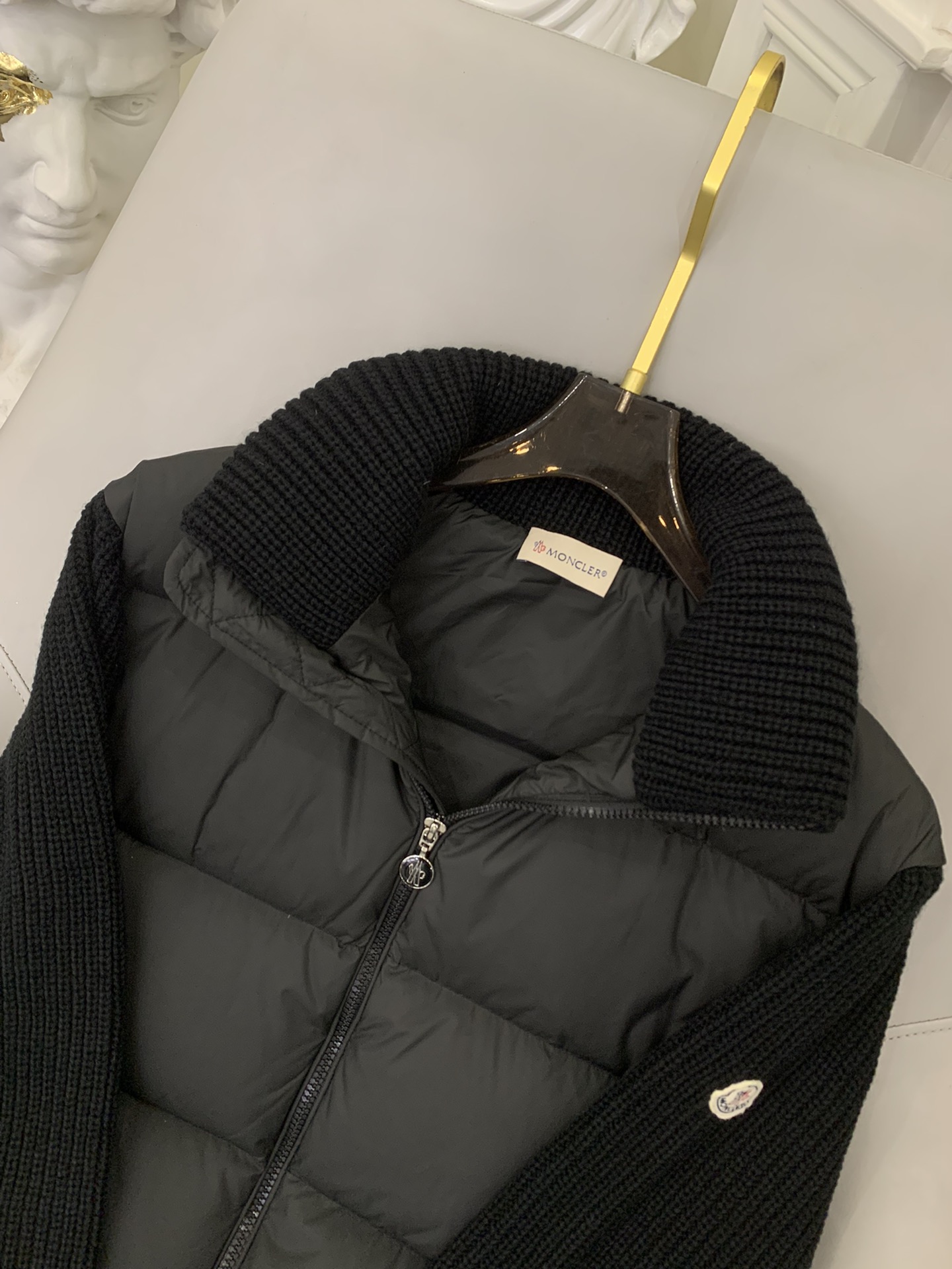 Moncler蒙口TRICOT 新款女式拼接毛线羽绒服外套，立领粗线羊毛设计，原版开模五金，90鹅绒填充
