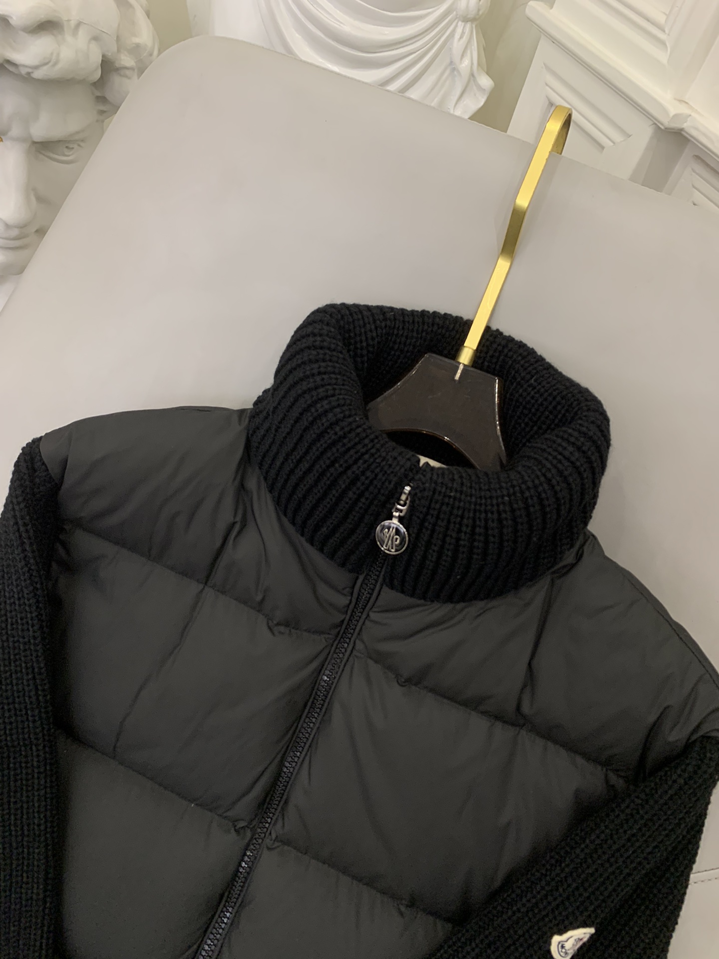 Moncler蒙口TRICOT 新款女式拼接毛线羽绒服外套，立领粗线羊毛设计，原版开模五金，90鹅绒填充