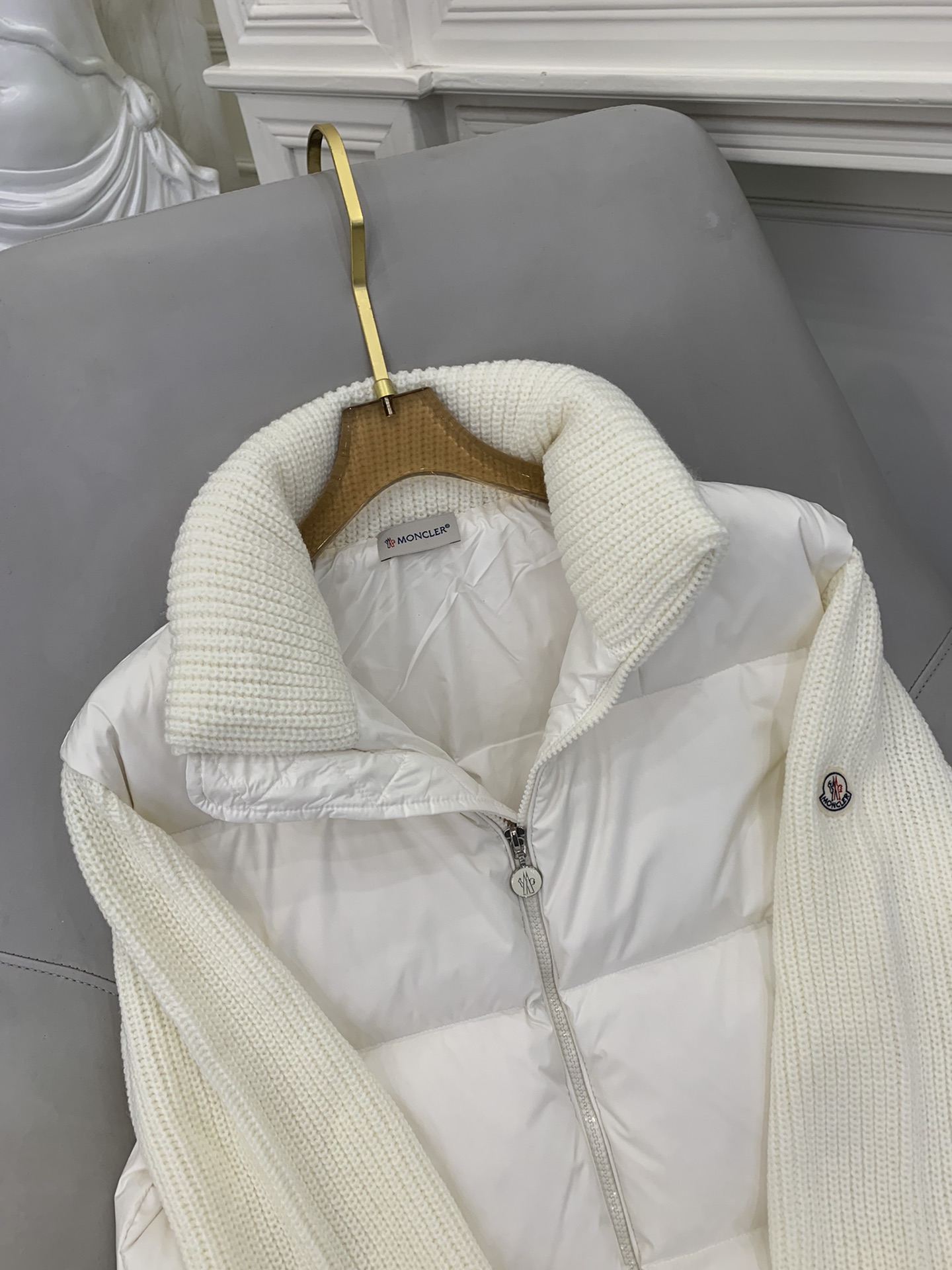 Moncler蒙口TRICOT 新款女式拼接毛线羽绒服外套，立领粗线羊毛设计，原版开模五金，90鹅绒填充