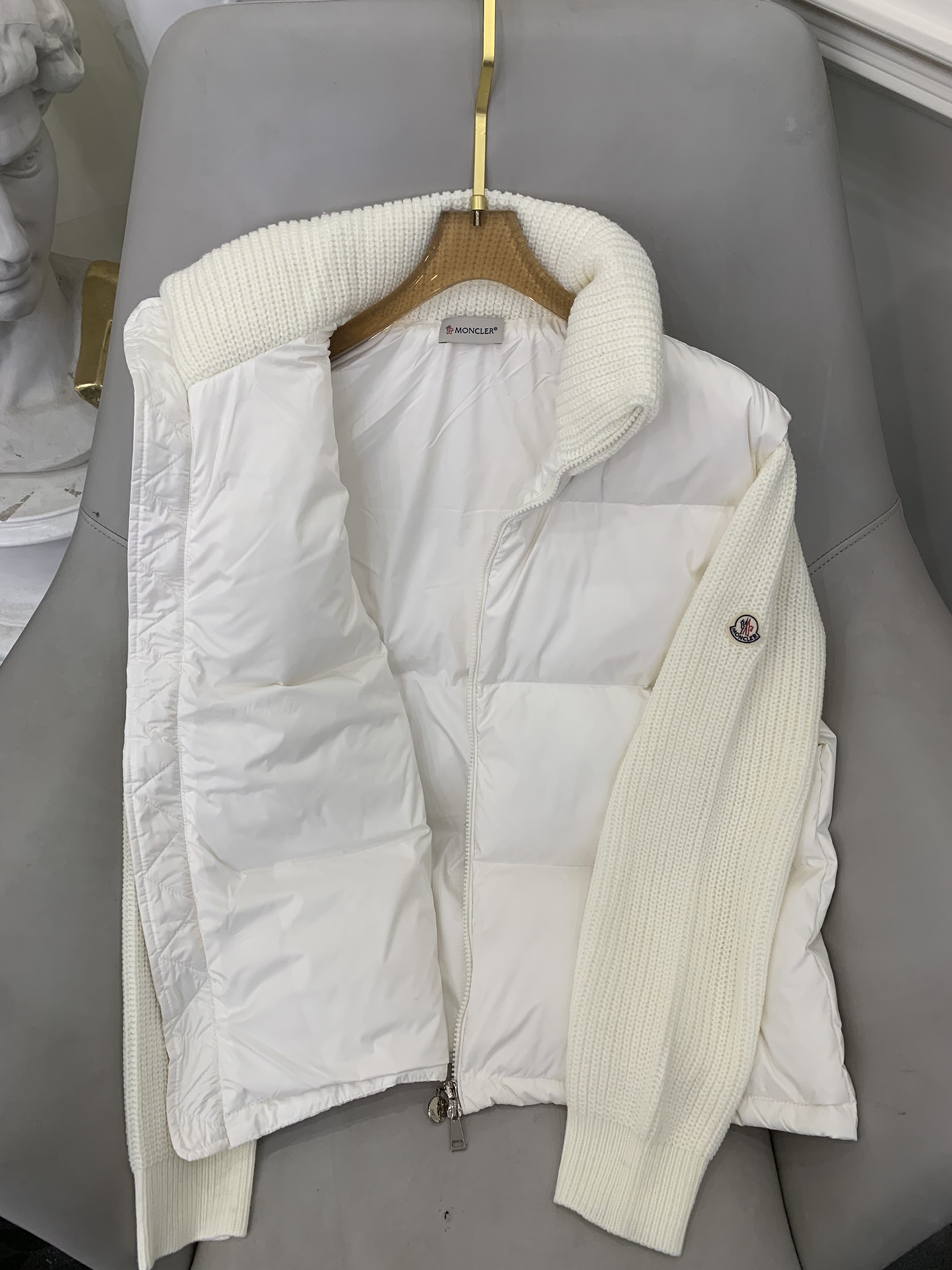Moncler蒙口TRICOT 新款女式拼接毛线羽绒服外套，立领粗线羊毛设计，原版开模五金，90鹅绒填充