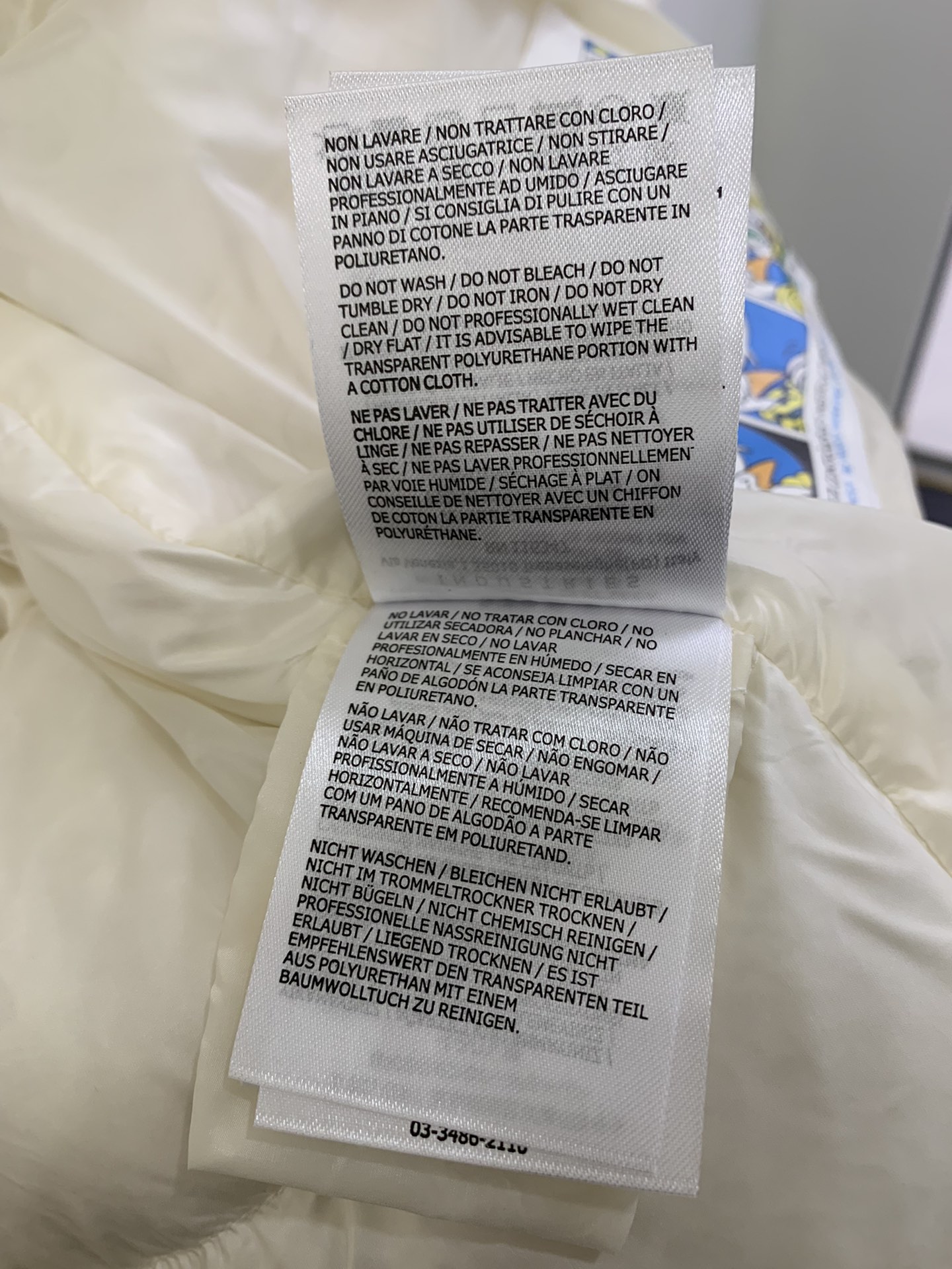 Moncler/蒙口 秋冬女款连帽亮面蒙口羽绒服外套barante 特定荧光亮面特殊面料定制 采用涂层尼