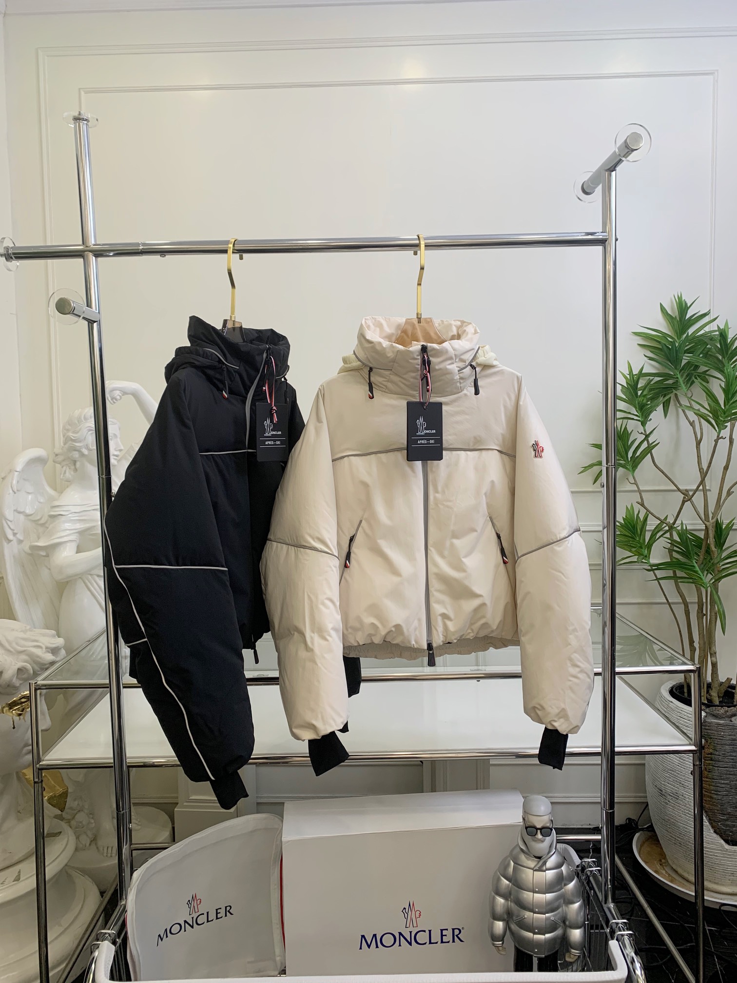 Moncler Klais Women's Down Puffer Jacket - Stylish & Functional Outerwear 6 i1731998327 5983 0