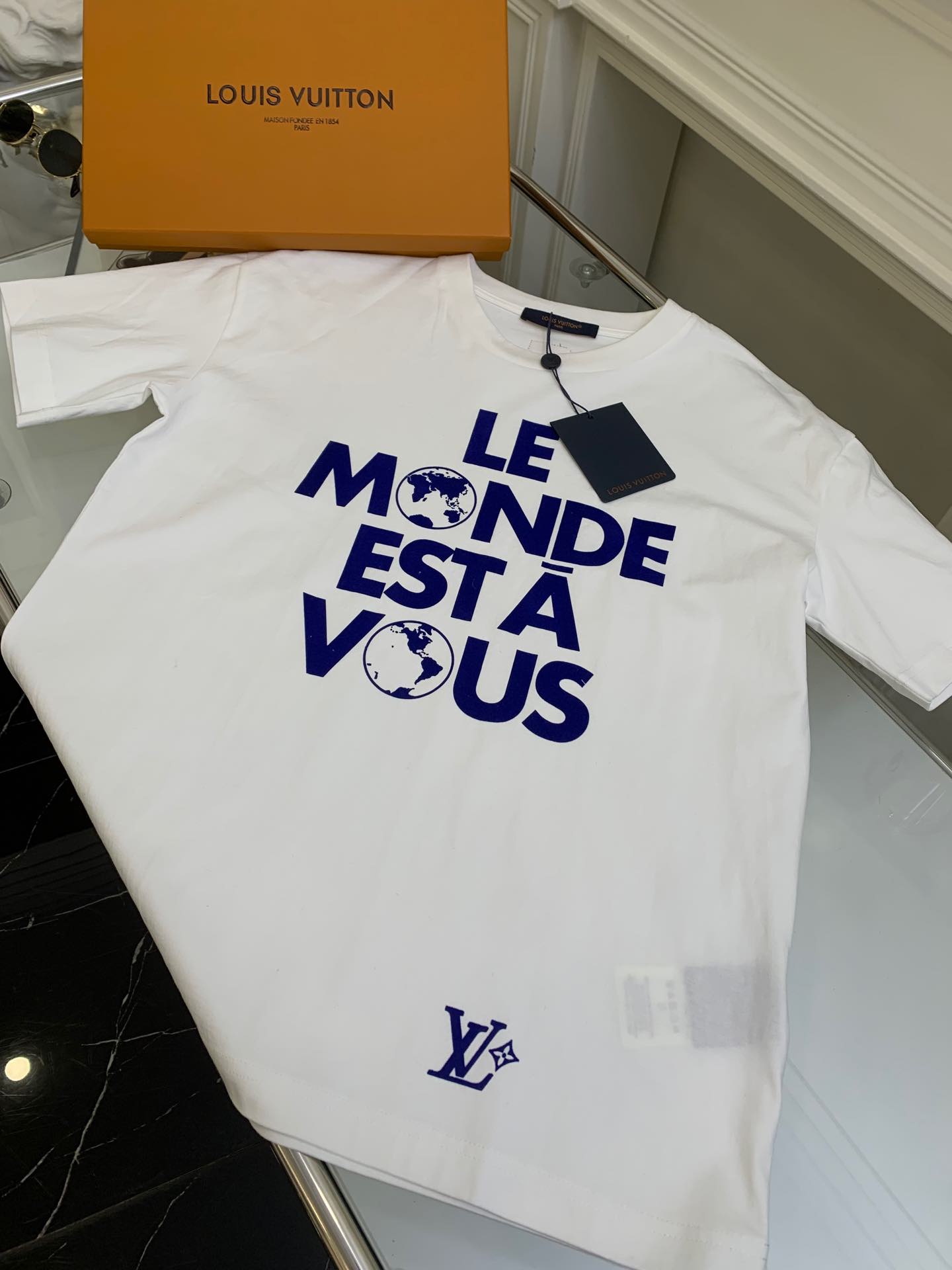 NO:316737,[Flocked Letter Printed T-shirt] Official website price Spot (XS/S/M/L) available in all sizes, so buy it quickly!  !  !  ,,tees,t-shirt,alexander wang19860909【植绒字母印花T恤】官网价 现货（XS/S/M/L）齐码发售,欲购从速！！！,,tees，t-shirt,alexander wang,Women's clothing