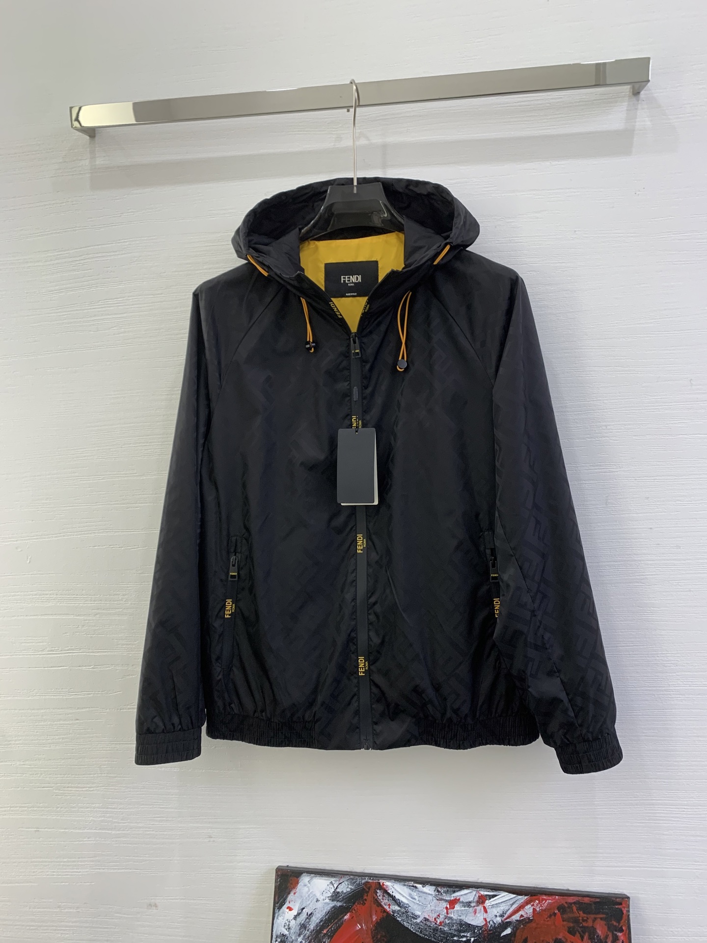 NO:309291,New spring style!  !  The main recommendation is Fendi 2025ss early spring new style released Fendi hooded jacket jacket, spring jacket!  Wearing it is comfortable and slim, lazy and casual, combined with clean and simple colors, it is particularly pleasing to look at, suitable for daily wear~ I love to launch sports items embellished with vitality prints to welcome the arrival of the warm season. Size M-3XL is complete with three standards, shipped the next day, new models are first released, fendi, fendi, jackets & coats, jackets & coats, hats, alexander wang19860909开春新款！！ 主推Fendi 2025ss早春新款发布芬迪连帽夹克外套,春款外套！穿上就是舒适自在又显瘦的存在,慵懒而随性,结合干净简单的色系就特别耐看,适合日常穿着~倾情推出缀饰活力印花的运动单品,迎接温暖季节的到来. 尺码M-3XL 三标齐全 隔天出货 新款首发,,fendi,fendi,jackets & coats,jackets & coats,hats,alexander wang,Women's clothing