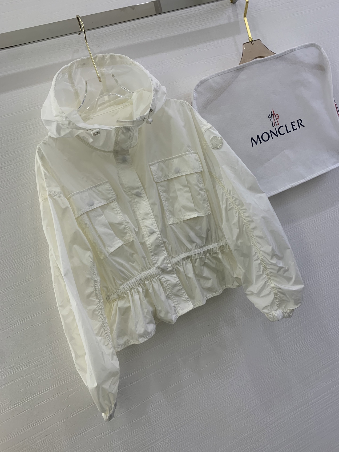 몽클레어 여성 후드 나일론 재킷 6519 상세 이미지 3