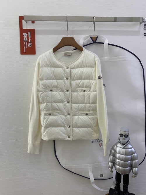 Moncler Women's White Knit & Down Cardigan Jacket with Pockets - Size 25 1 Moncler Women's White Knit & Down Cardigan Jacket with Pockets - Size 25