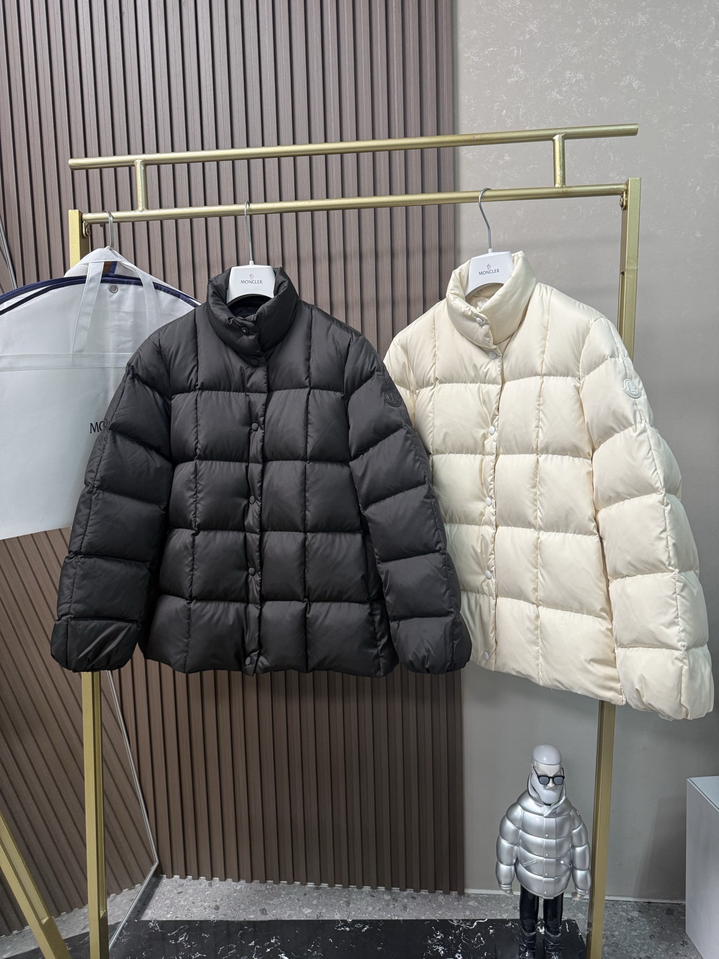 NO:657176,Comes with dust bag Moncler Moncler new product Cochevinne women's square quilted short down jacket jacket size 0-1-2-3,,Moncler,jackets & coats,jackets & coats,down jacket,alexander wang19860909配防尘袋Moncler盟可睐 新品Cochevinne女士方形绗缝短款羽绒服夹克外套 码数0-1-2-3,,Moncler,jackets & coats,jackets & coats,down jacket,alexander wang,Women's clothing