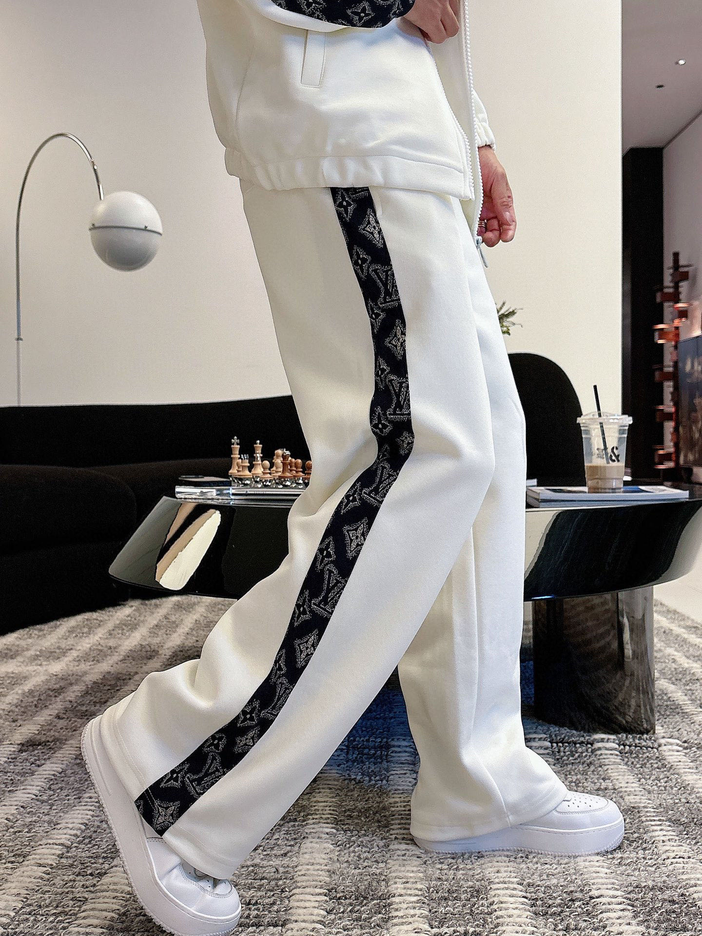 Louis Vuitton Casual Tracksuit 2025 Autumn/Winter Collection 12 i1757186326136 6852 0 7